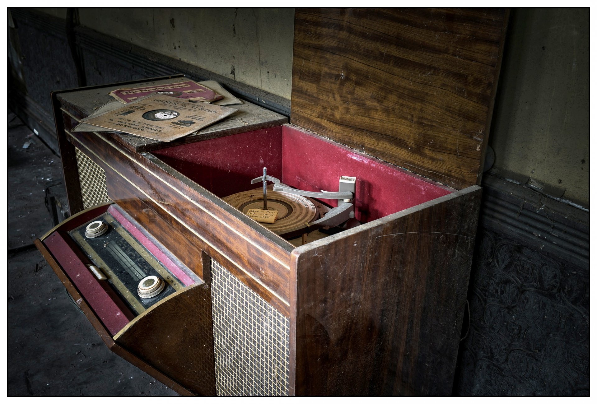 radiogram music vinyl