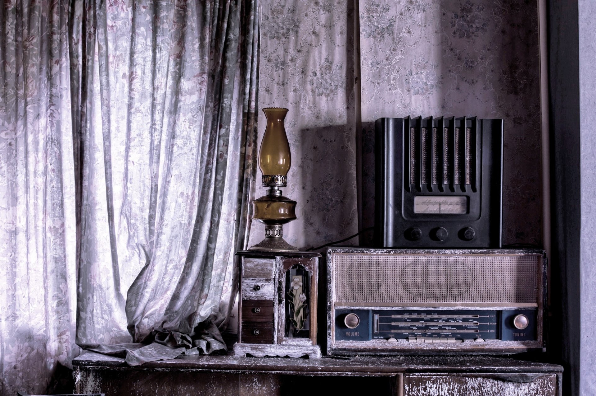 radio receiver light