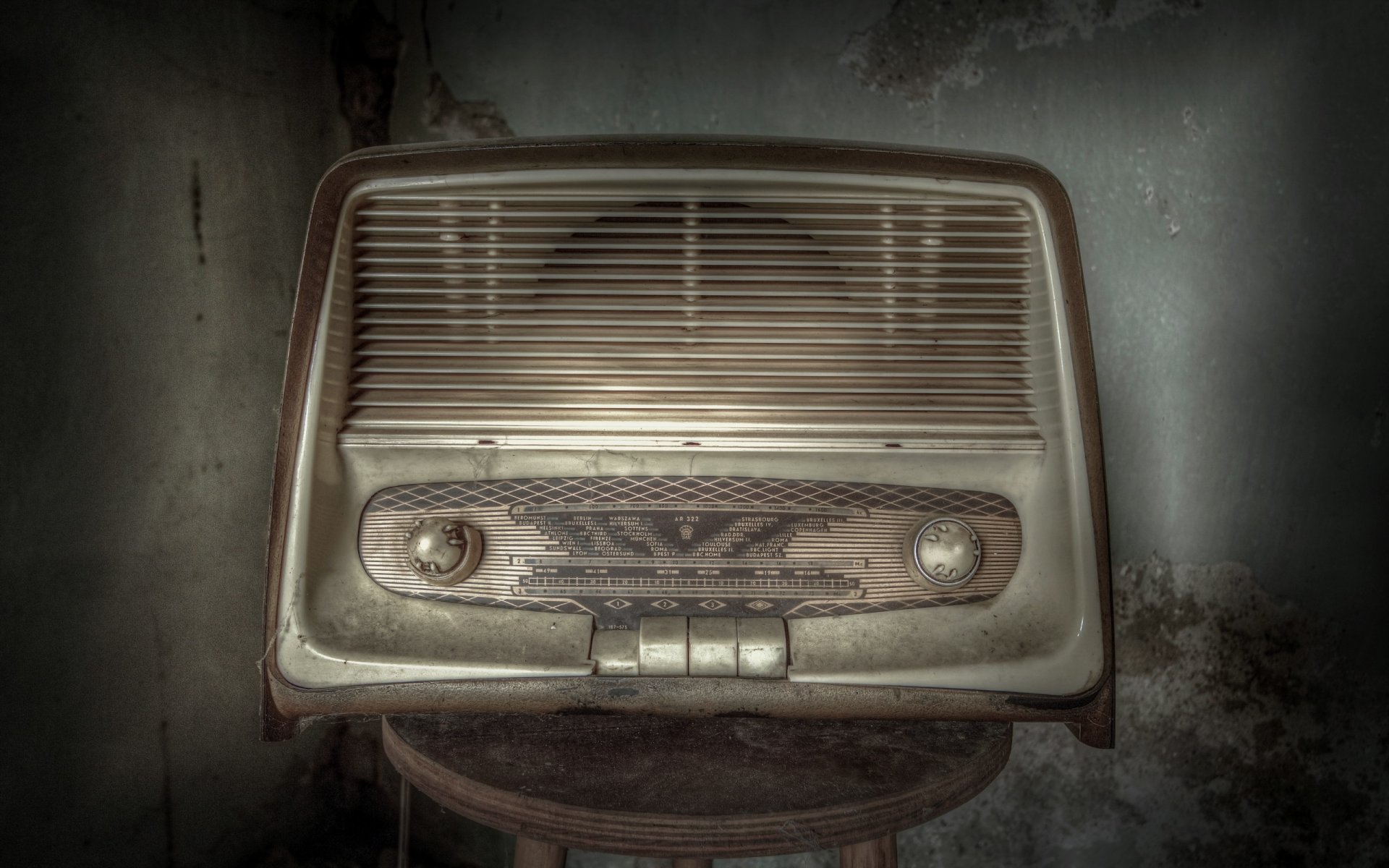 radio receiver background