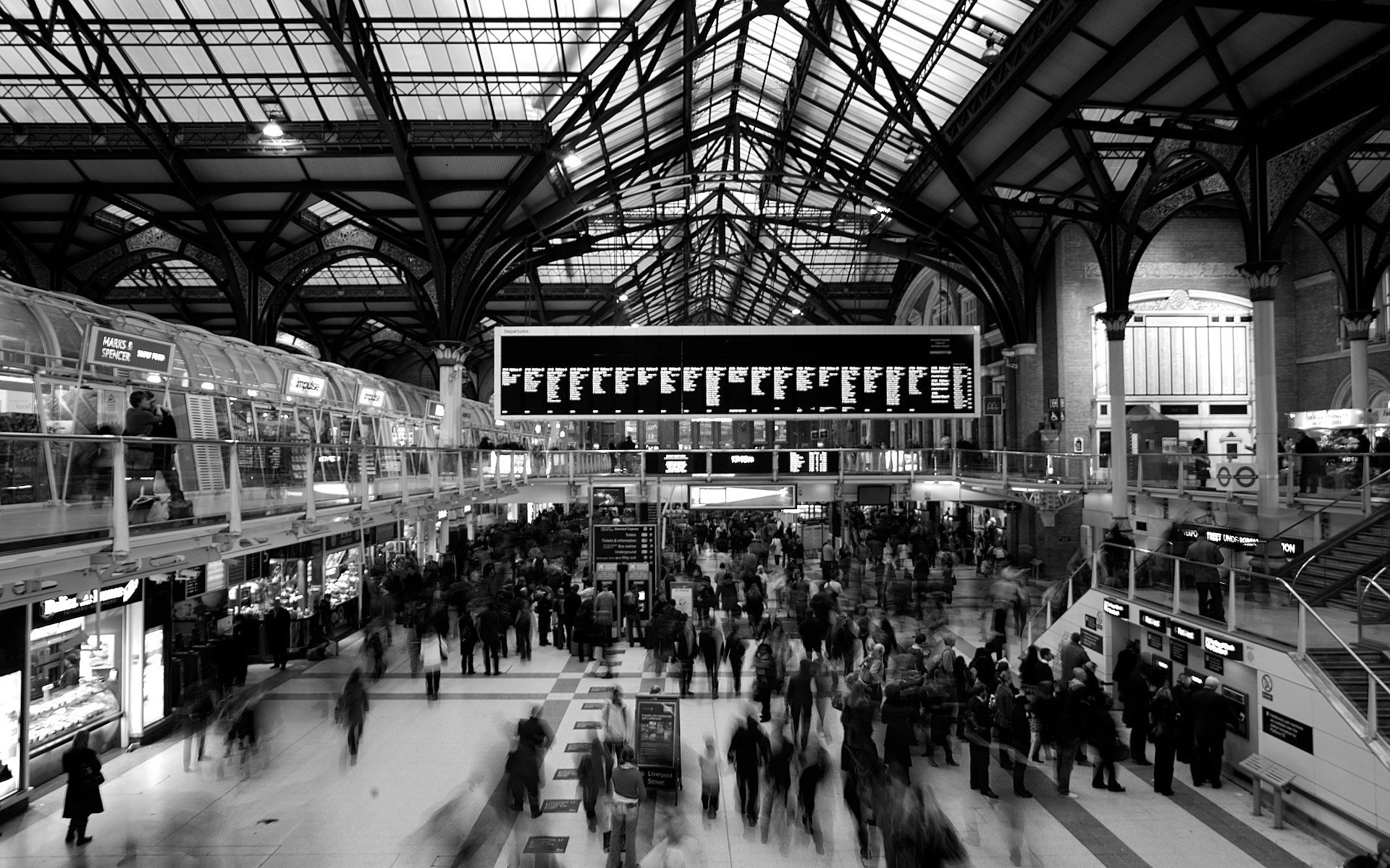 The bustle of passengers at the London station