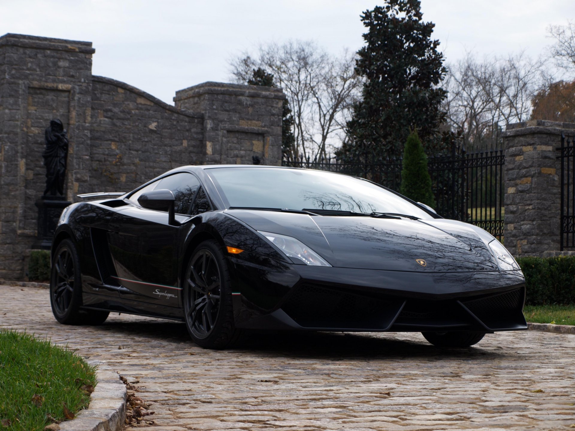 lamborghini gallardo lp570 superleggera black superleggera pavement curb fencing