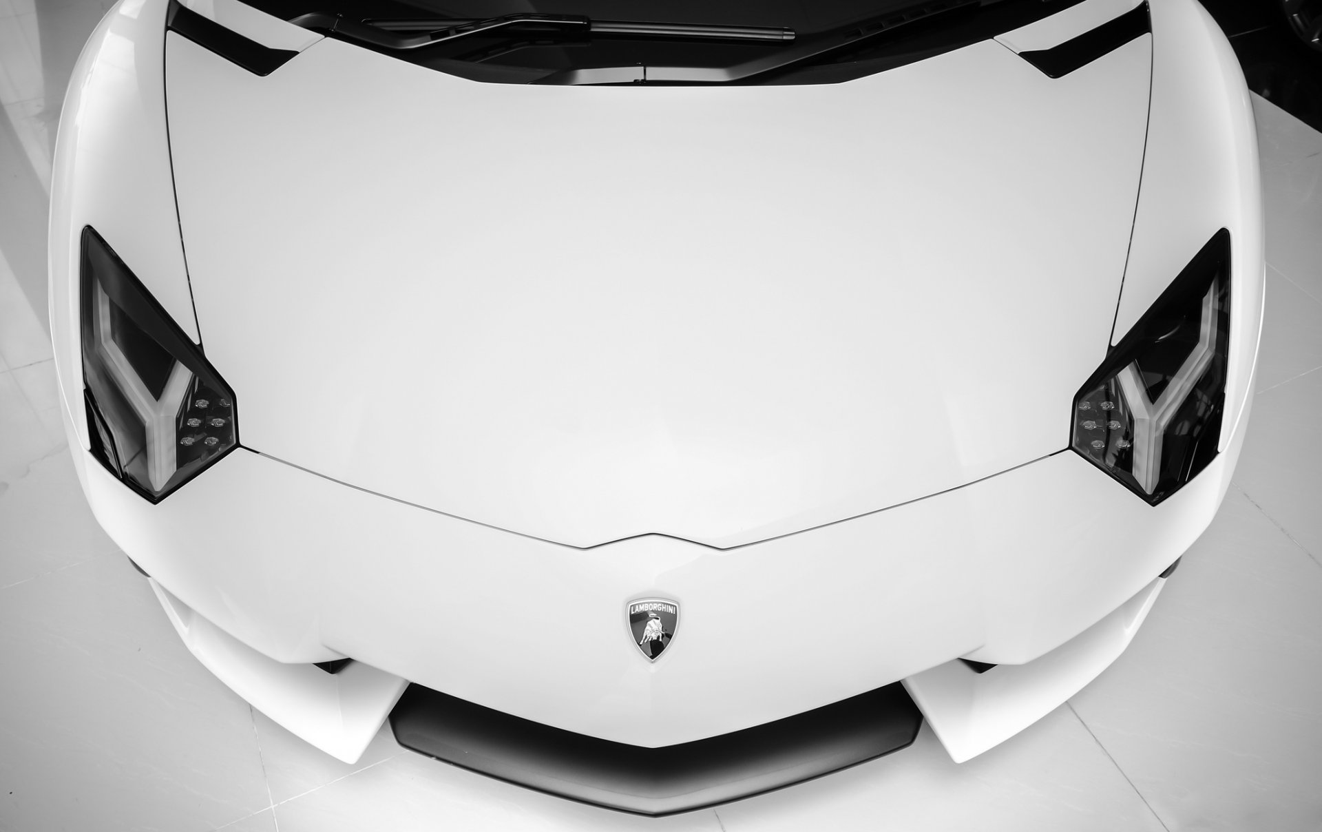 lamborghini aventador lp700-4 white front supercar light