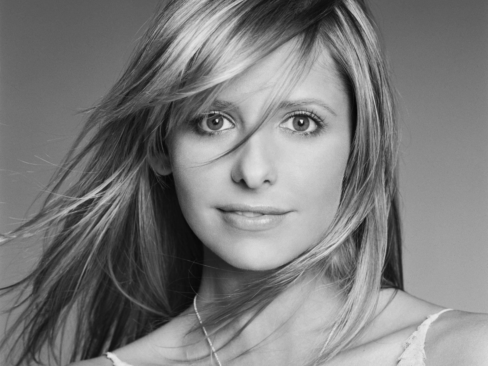 sarah michelle gellar nintendo - white movie actress