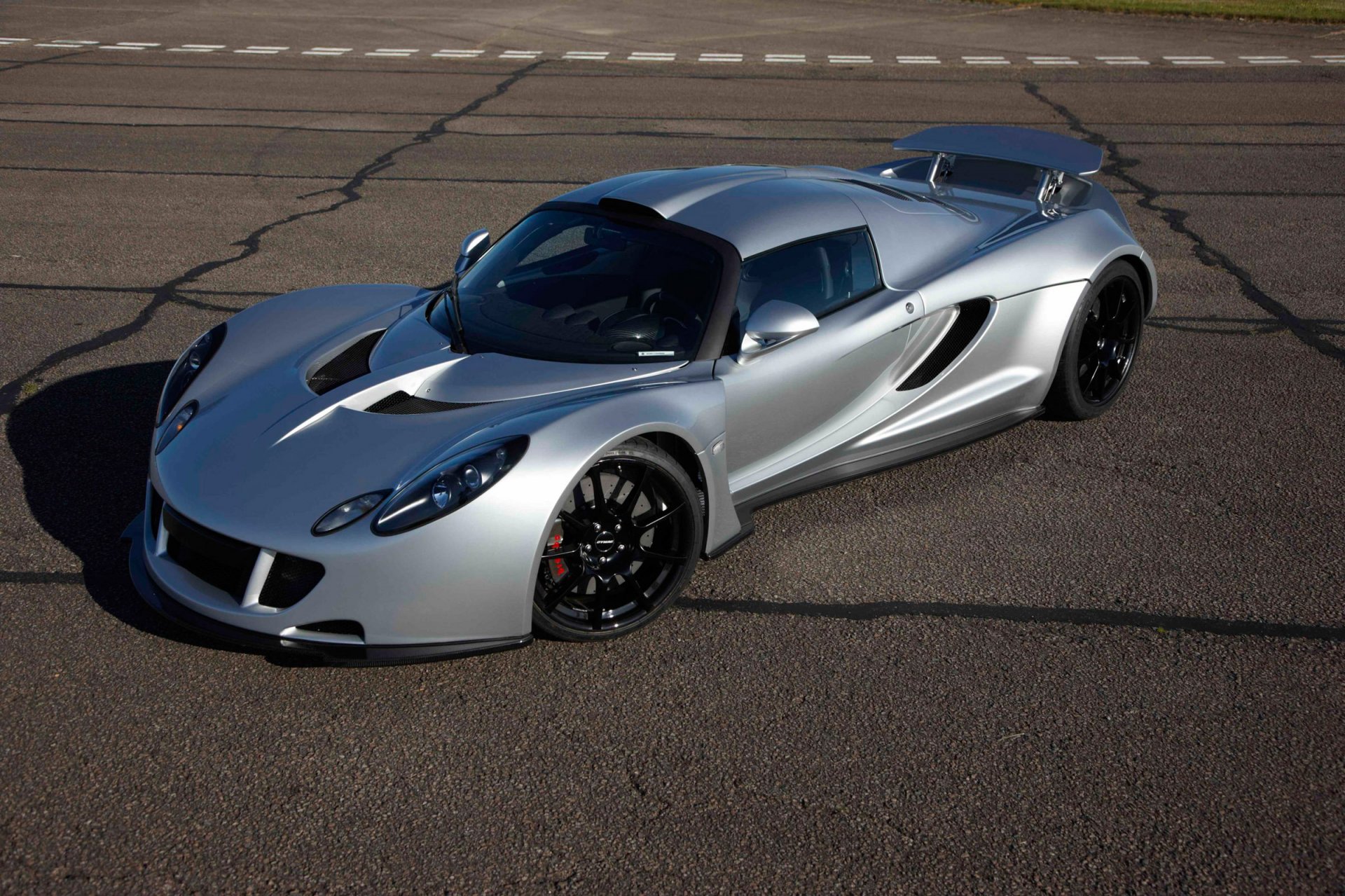 hennessey venom gt supercar silver