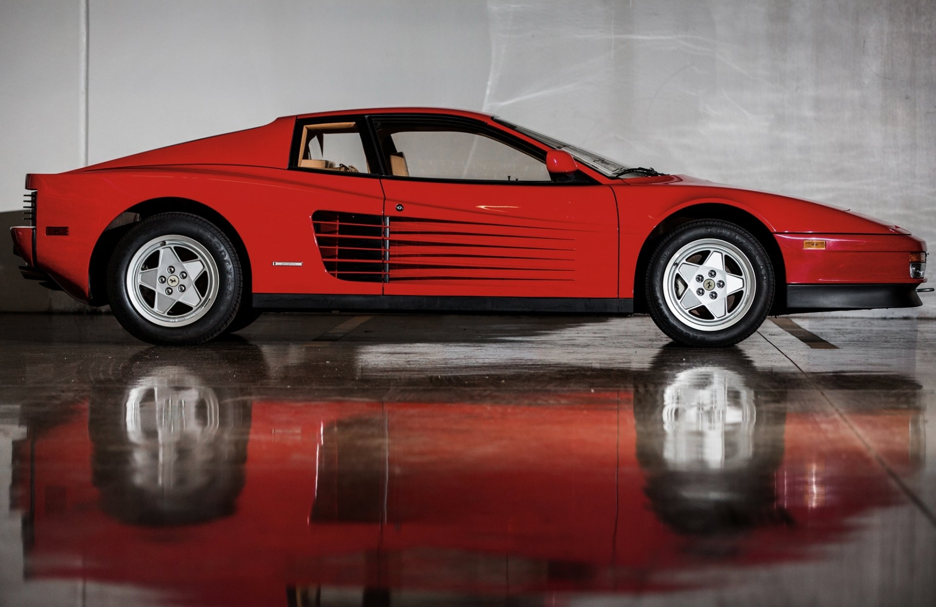 ferrari testarossa car machine red vehicles reflection