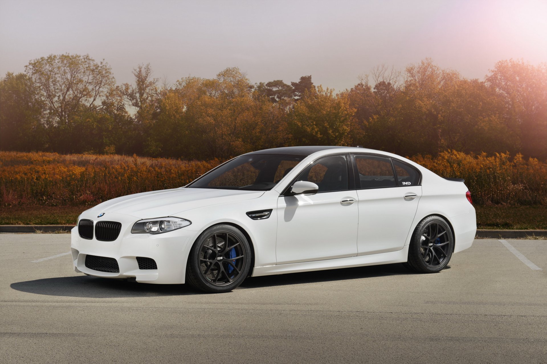 bmw m5 f10 white wheels bbs sports sedan carbon fiber roof parking
