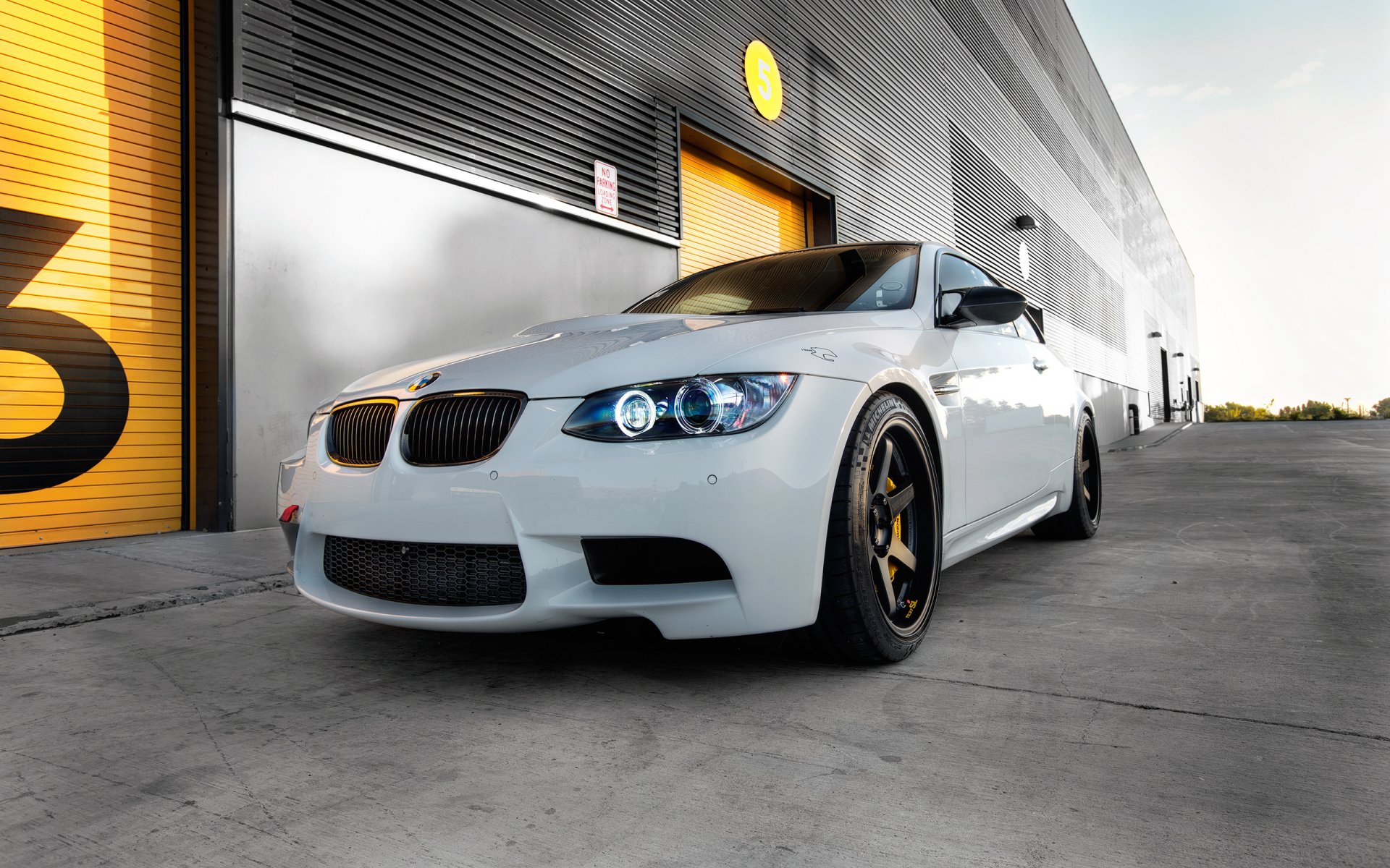 bmw m3 e92 white wheels volk racing daylight drives wolf racing