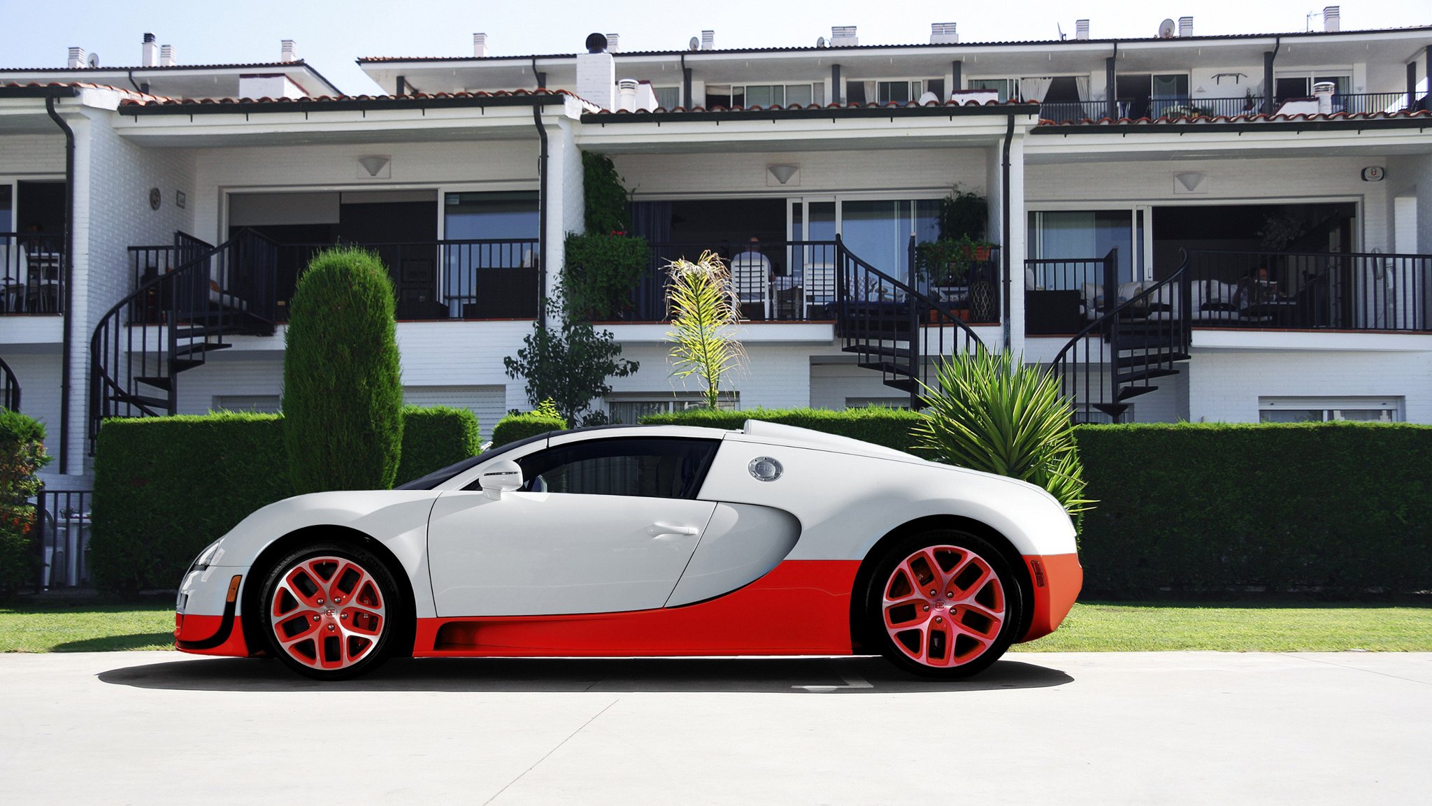 bugatti veyron grand sport vitesse supercar white red hotel