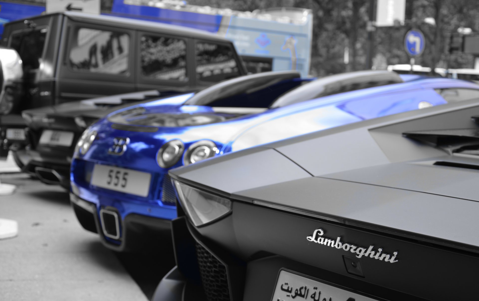 combo combination lamborghini aventador lp-700 matte black bugatti veyron mercedes g55 amg jeep mat blue chrome supercar hypercar back of parking