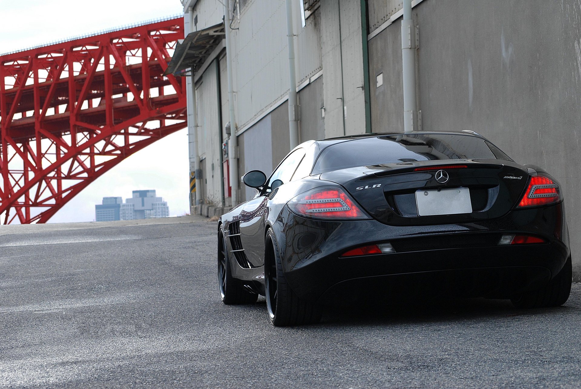 mercedes benz slr mclaren black mercedes-benz back of wall of the tube gates
