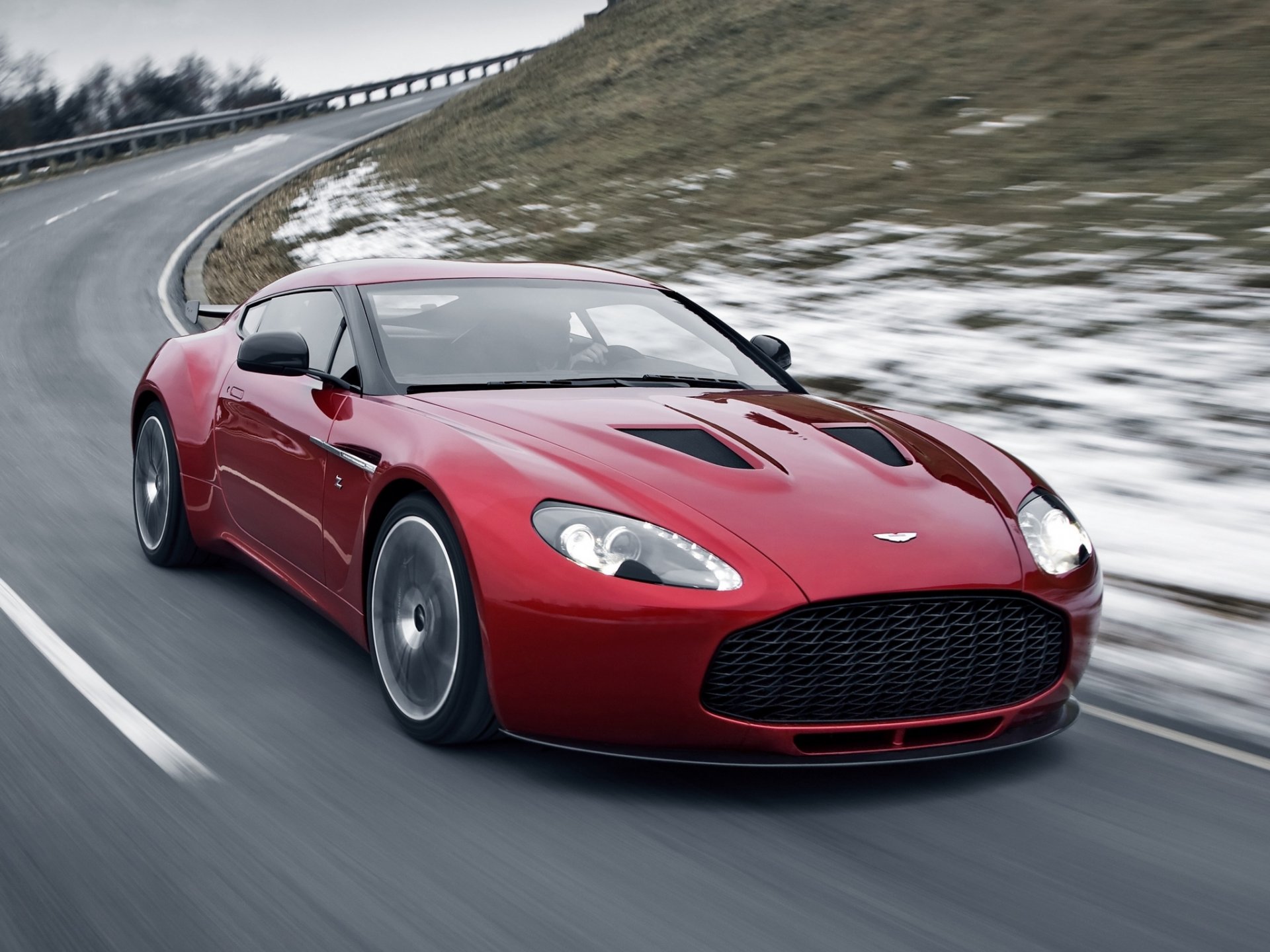 aston martin v12 zagato b12 superkar.krasny front beautiful machine road snow