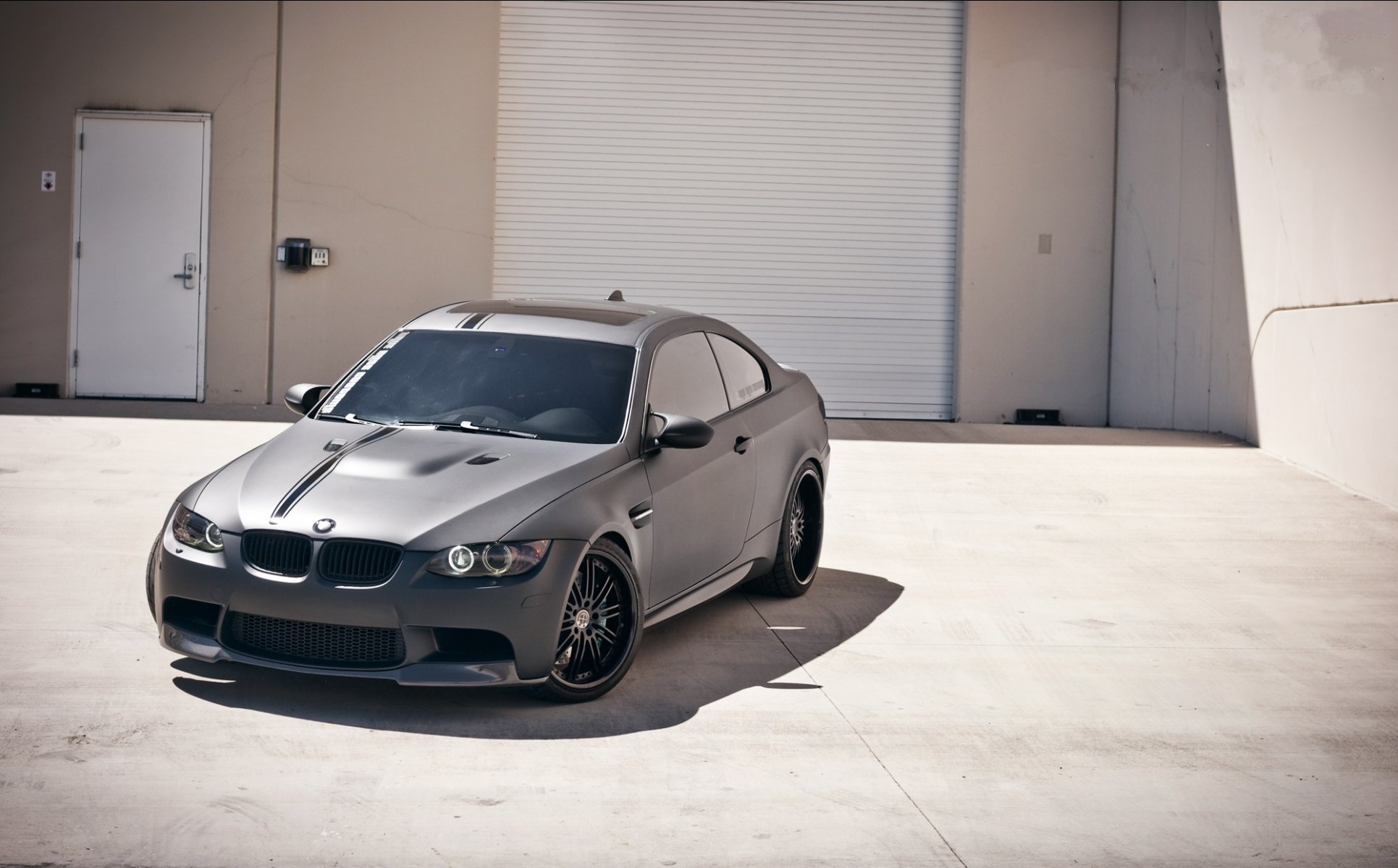 bmw m3 e92 black matte wheels daylight sunroof drives tuning of the strip building boxing shadow