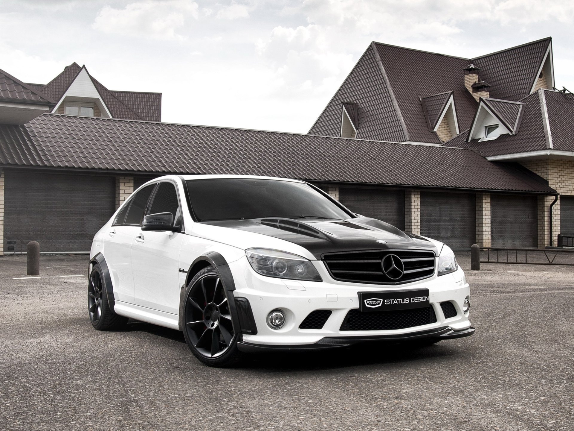 status design sd dtm mercedes-benz c-klasse mercedes c- class tyuntng tuning front white garage house sky