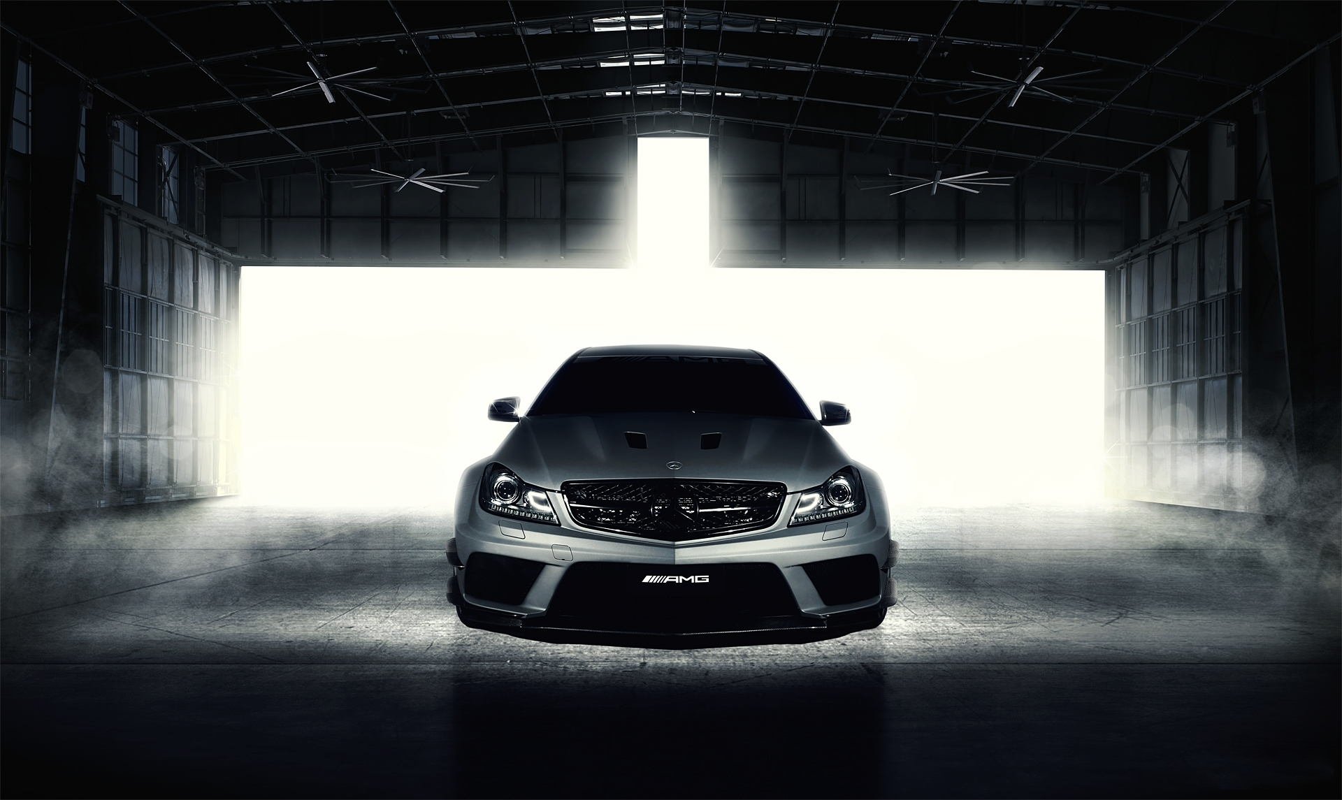 mercedes-benz c-klasse c63 amg black series silvery front fernandez world photography silver hangar
