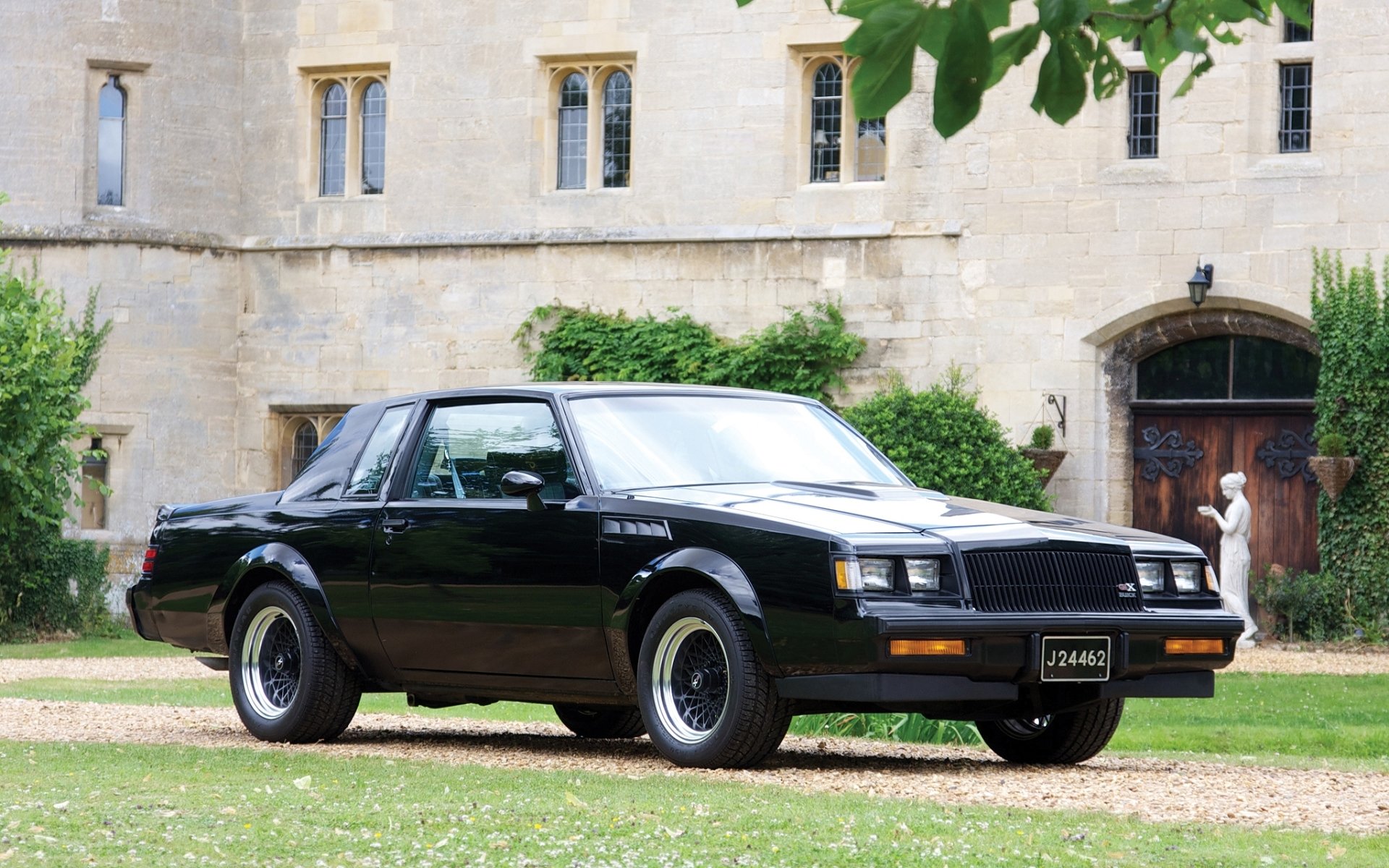 buick gnx grand national 1987 grand neyshnl front building background