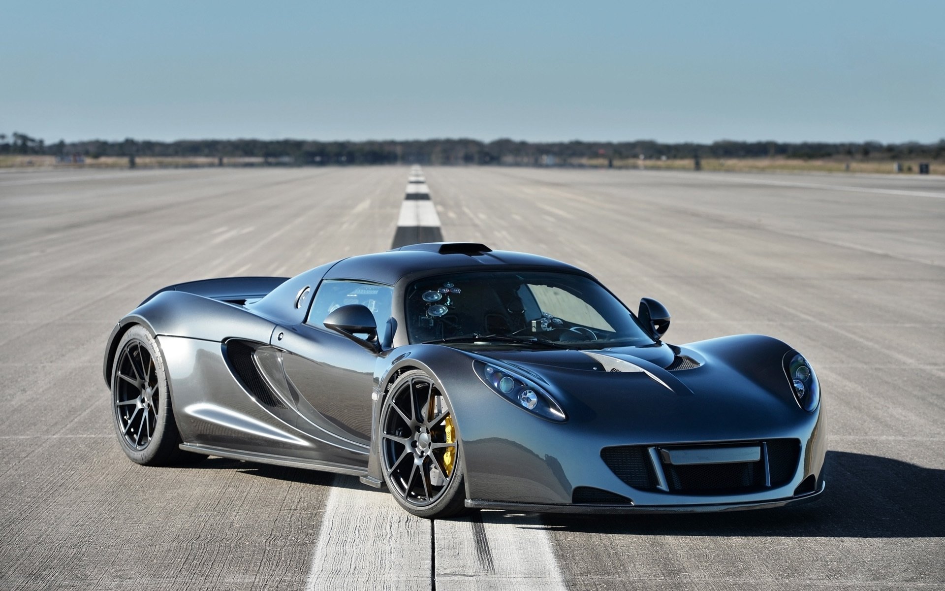 hennessey venom gt world speed record hennessy supercar front horizon background