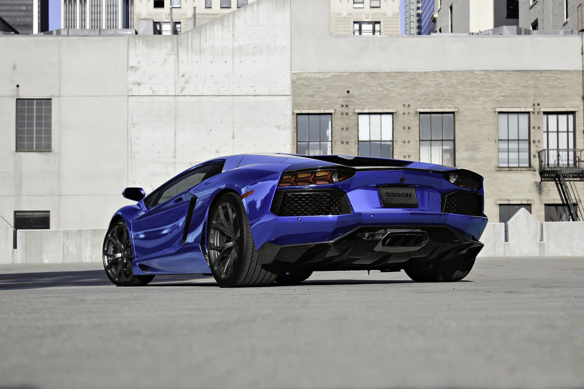 lamborghini aventador lp700-4 blue back of
