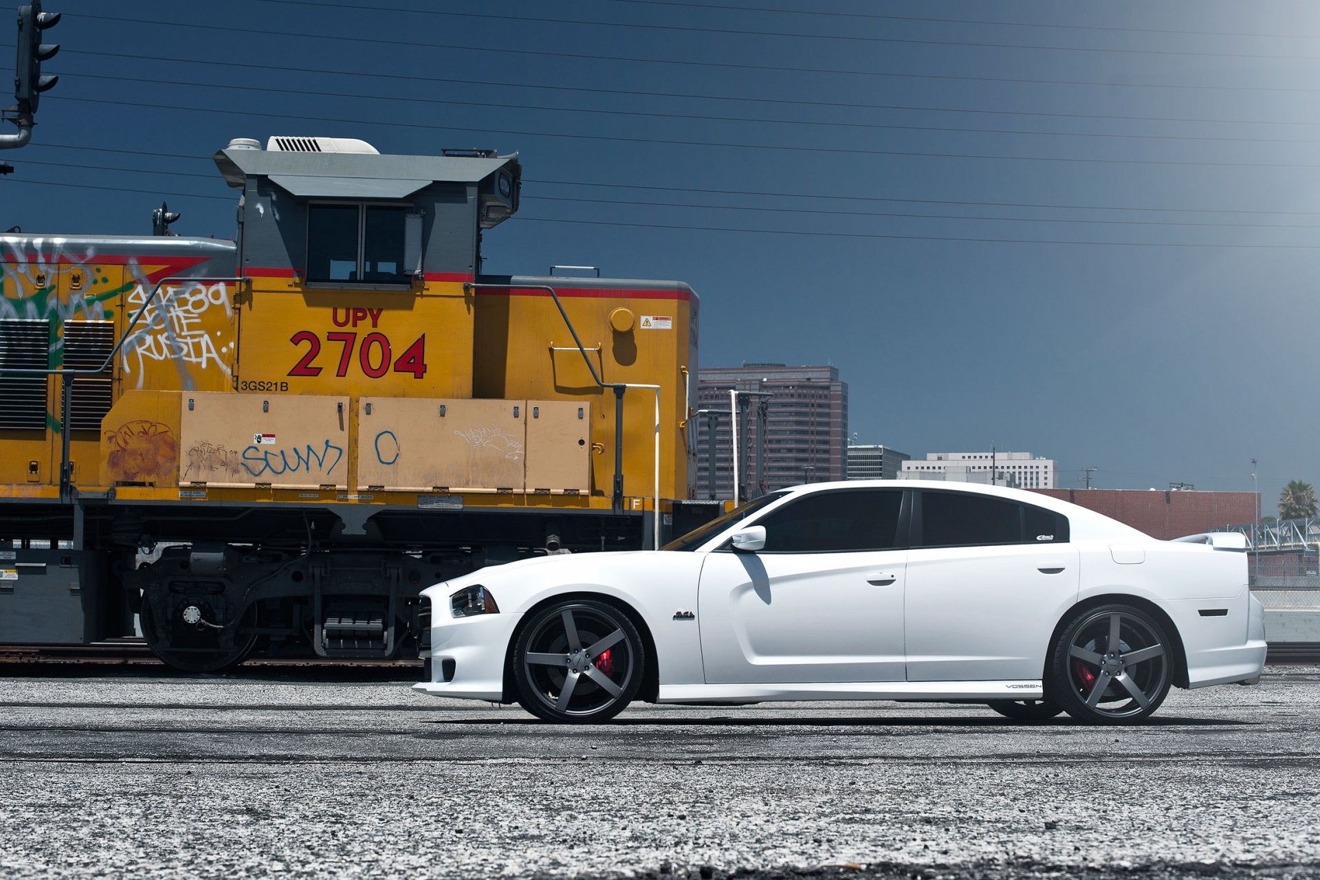 dodge charger srt8 white wheels train chardzher cpt coloured section drives sky