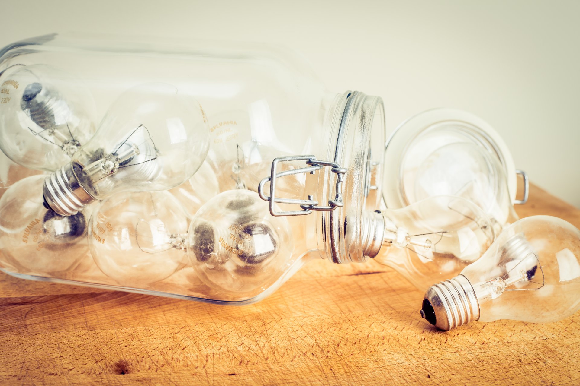 photographer andrés nieto porras photo of the bank light bulbs glass