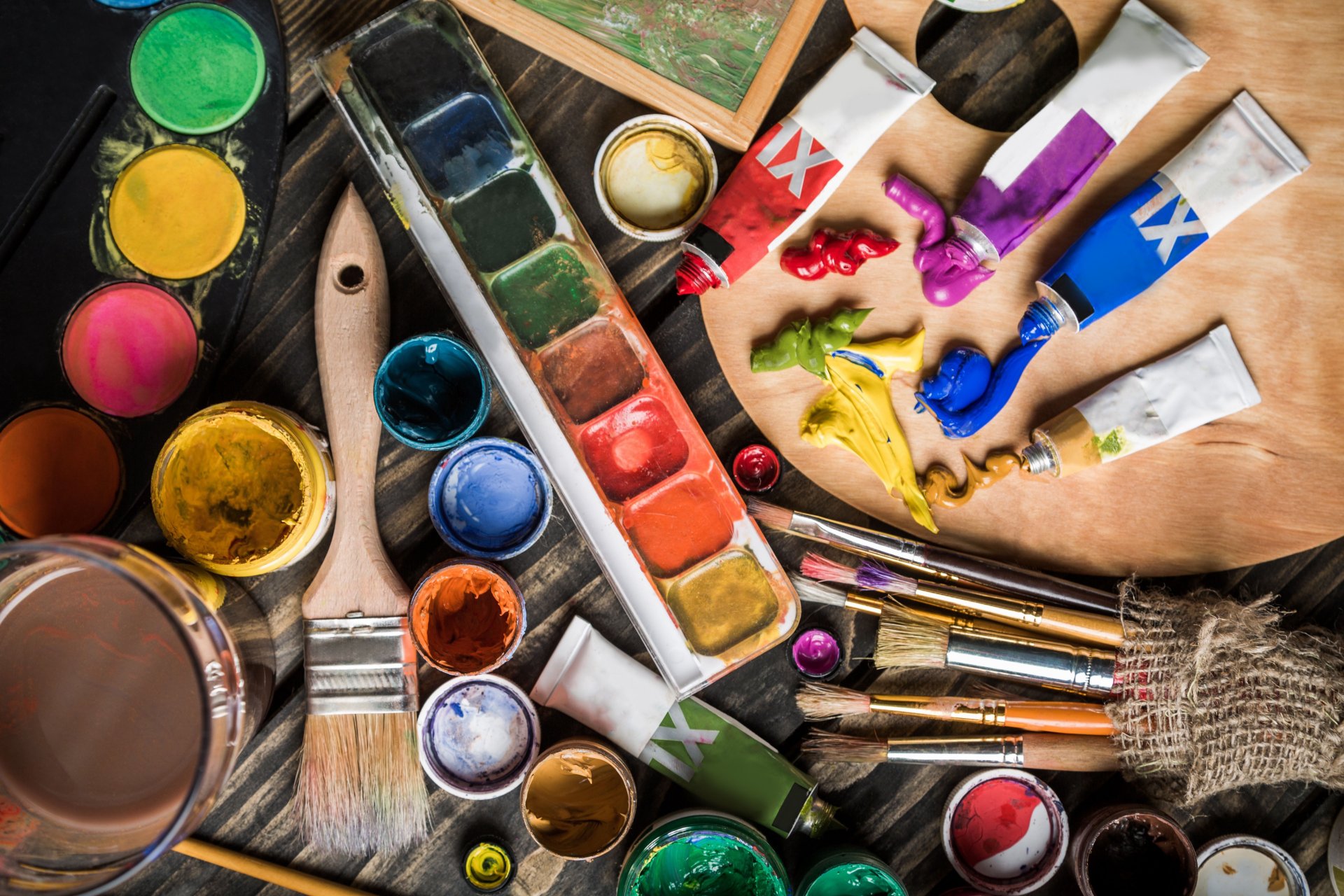 art palette color paint tubes oil watercolor brush drawing easel creativity good idea close up blur bokeh wallpaper.