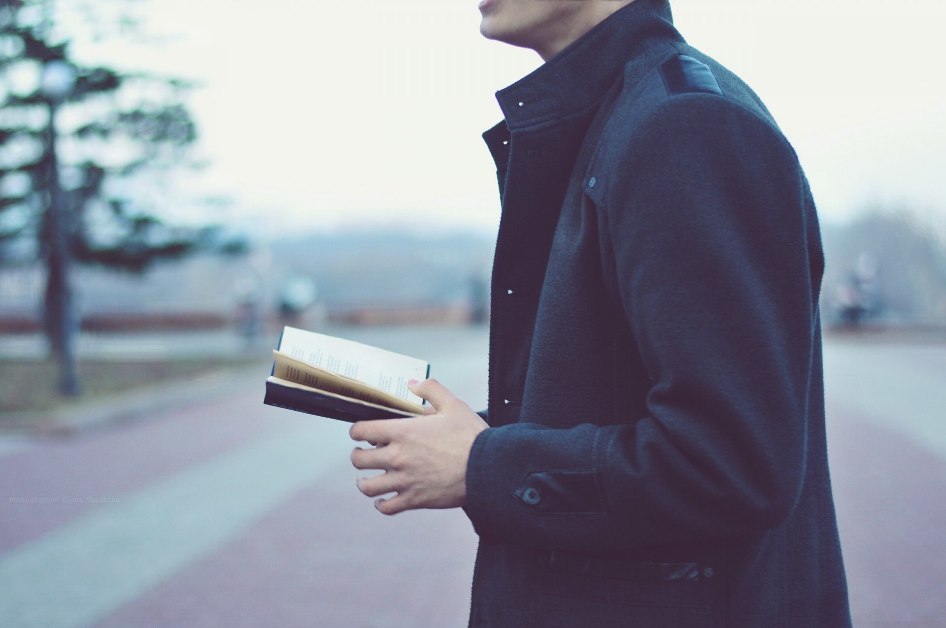 elena umrihina photography photos photographer guy hands book