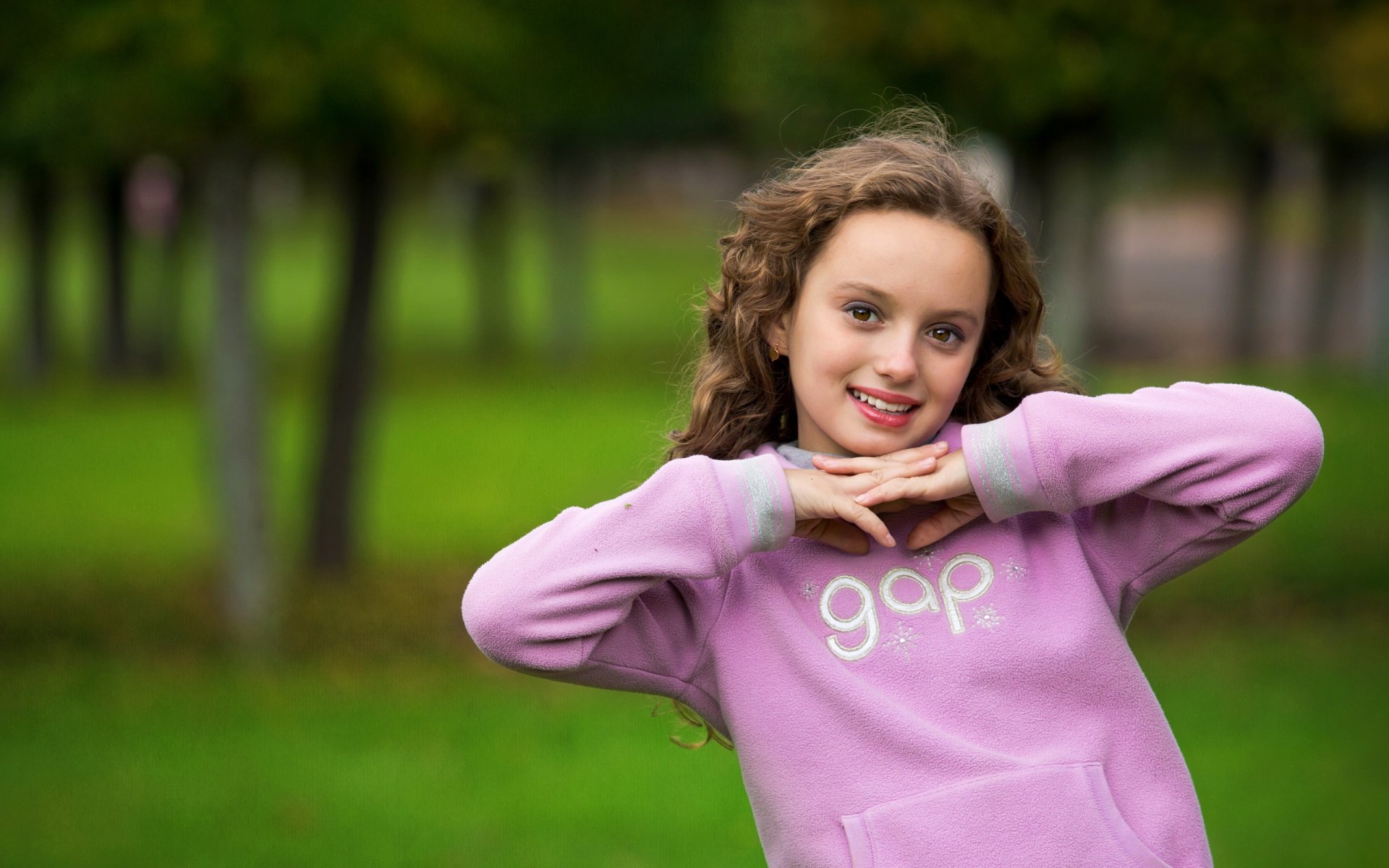 girl portrait background mood