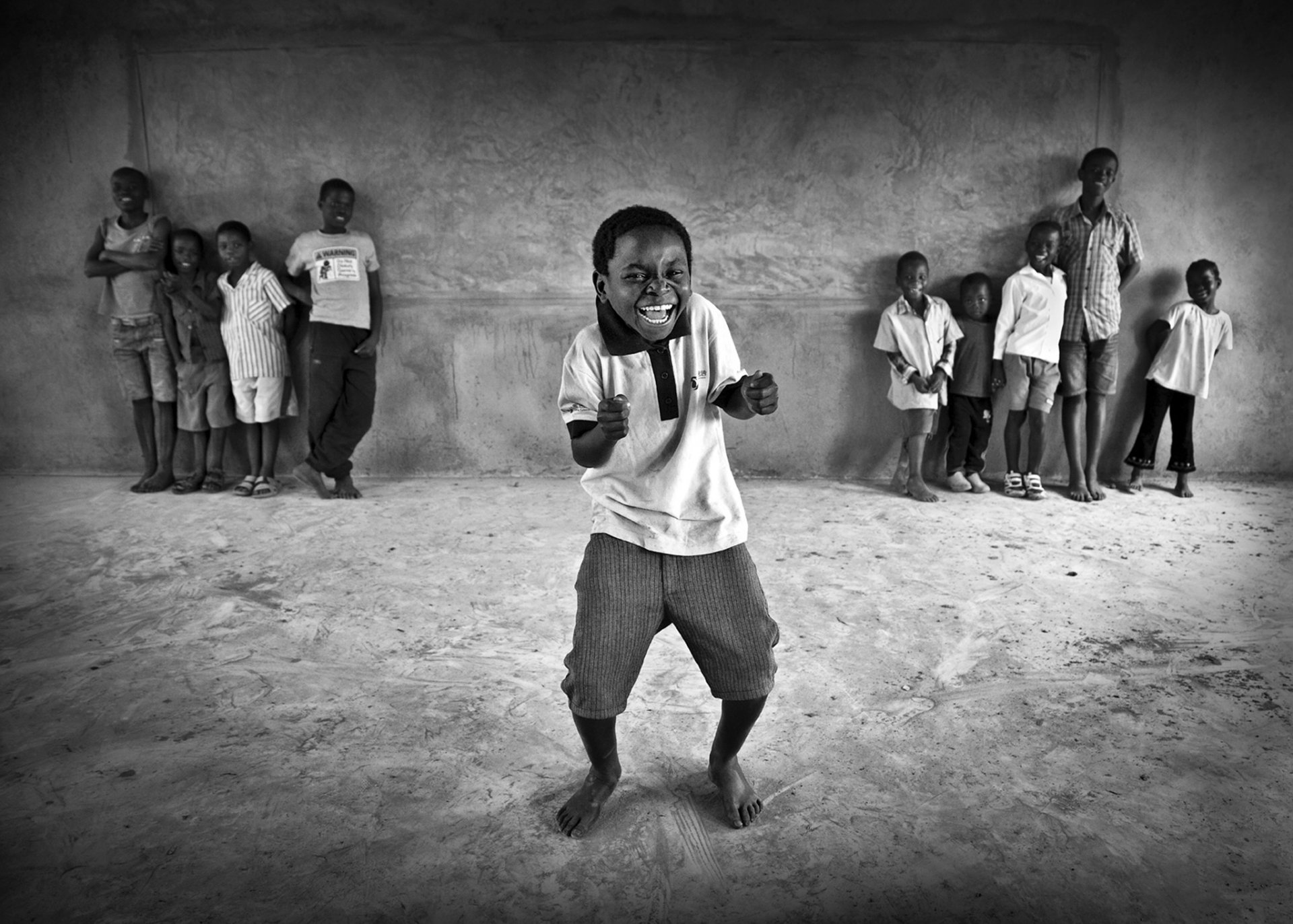 kid children black dancing laugh smile black & wite barefeet ebony child dance laughter b / w barefoot feet hd