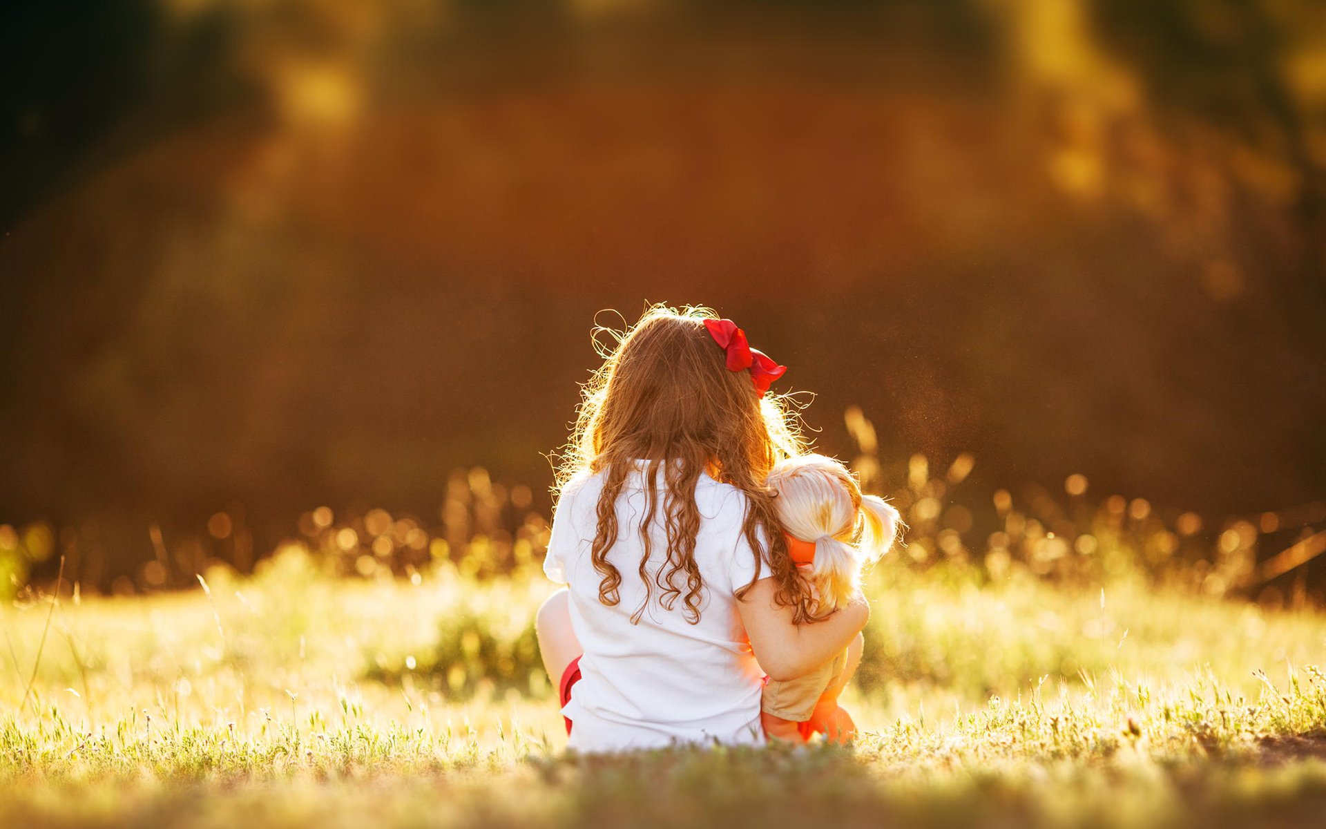 girl photo child love sun location happiness life summer light point amour doll back successfully with a bow childhood