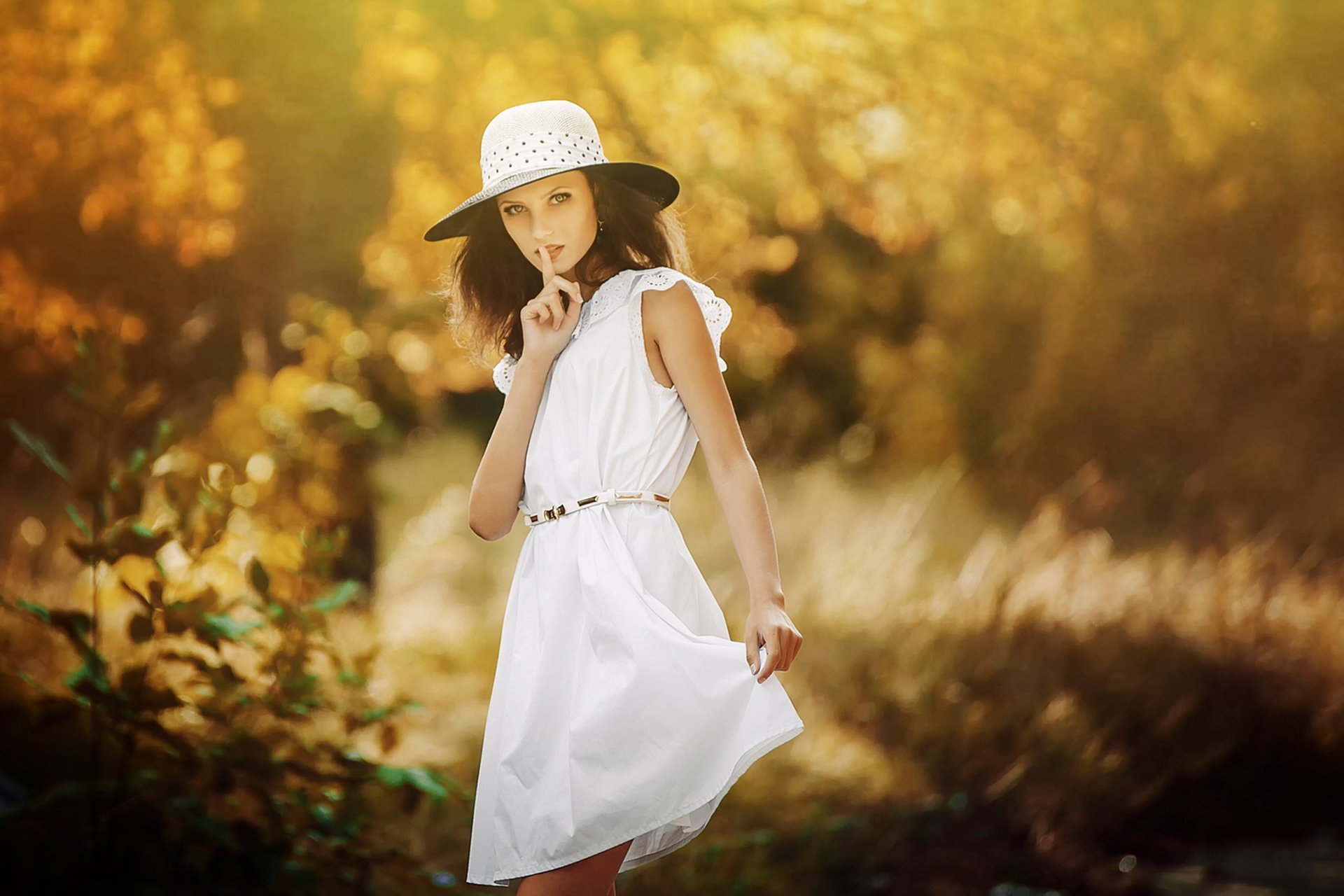 mary dress hat the sign of silence