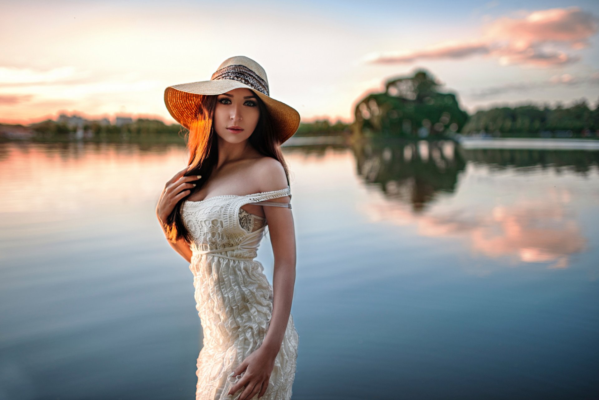 natalya rubanova natasha sunset in tsaritsyno girl hat bokeh nature george chernyad'ev