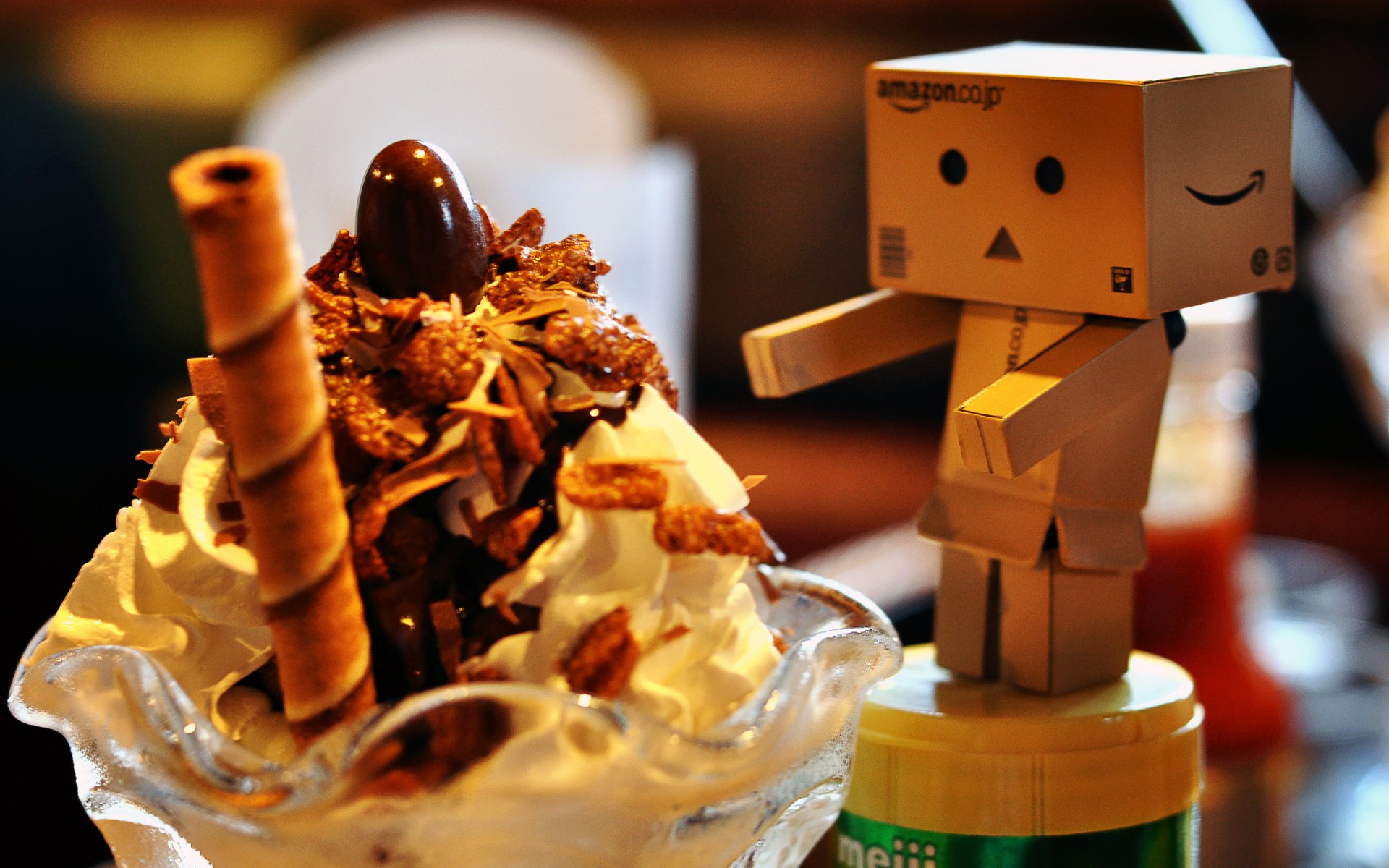 danbo amazon box dessert sweet food cardboard toys cream chocolate carton toy 2560x1600
