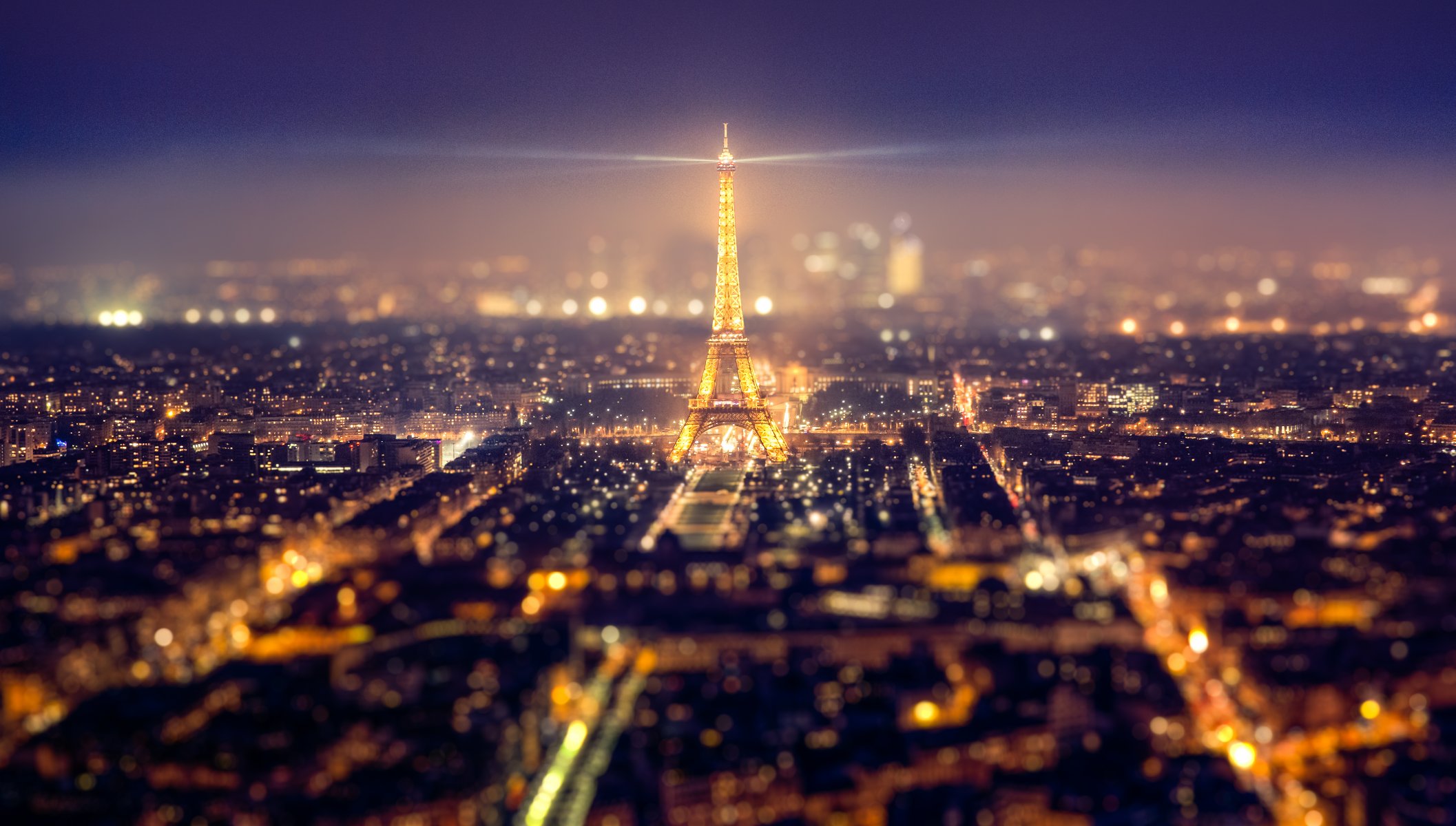 photographer andrés nieto porras photo paris eiffel tower night lights tilt shift town city metropolis house