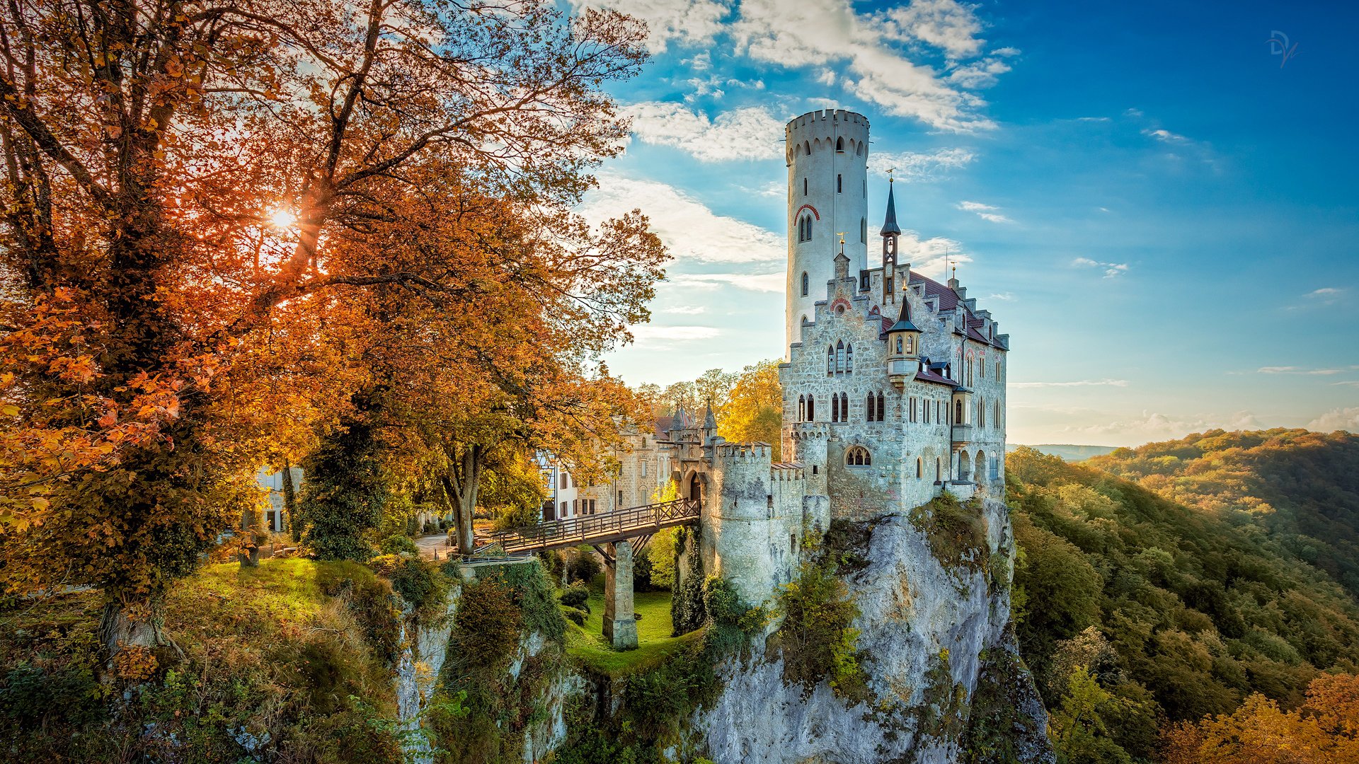 germany baden- wurttemberg commune of liechtenstein castle lichtenstein schloss lichtenstein fairytale castle autumn october