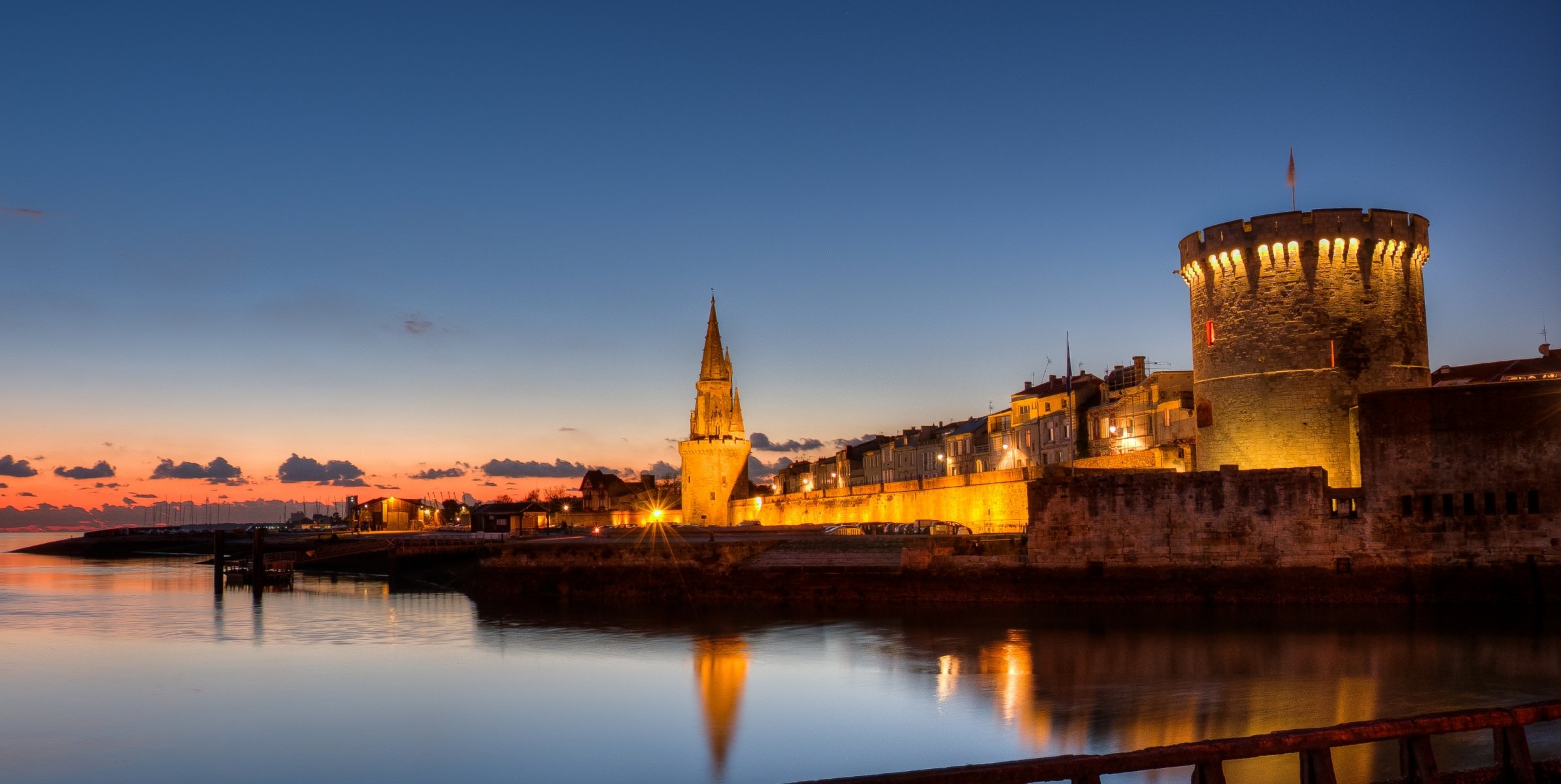 la rochelle poitou-charentes esplanade st jean d'acre france town region fortress architecture coast gulf night lights