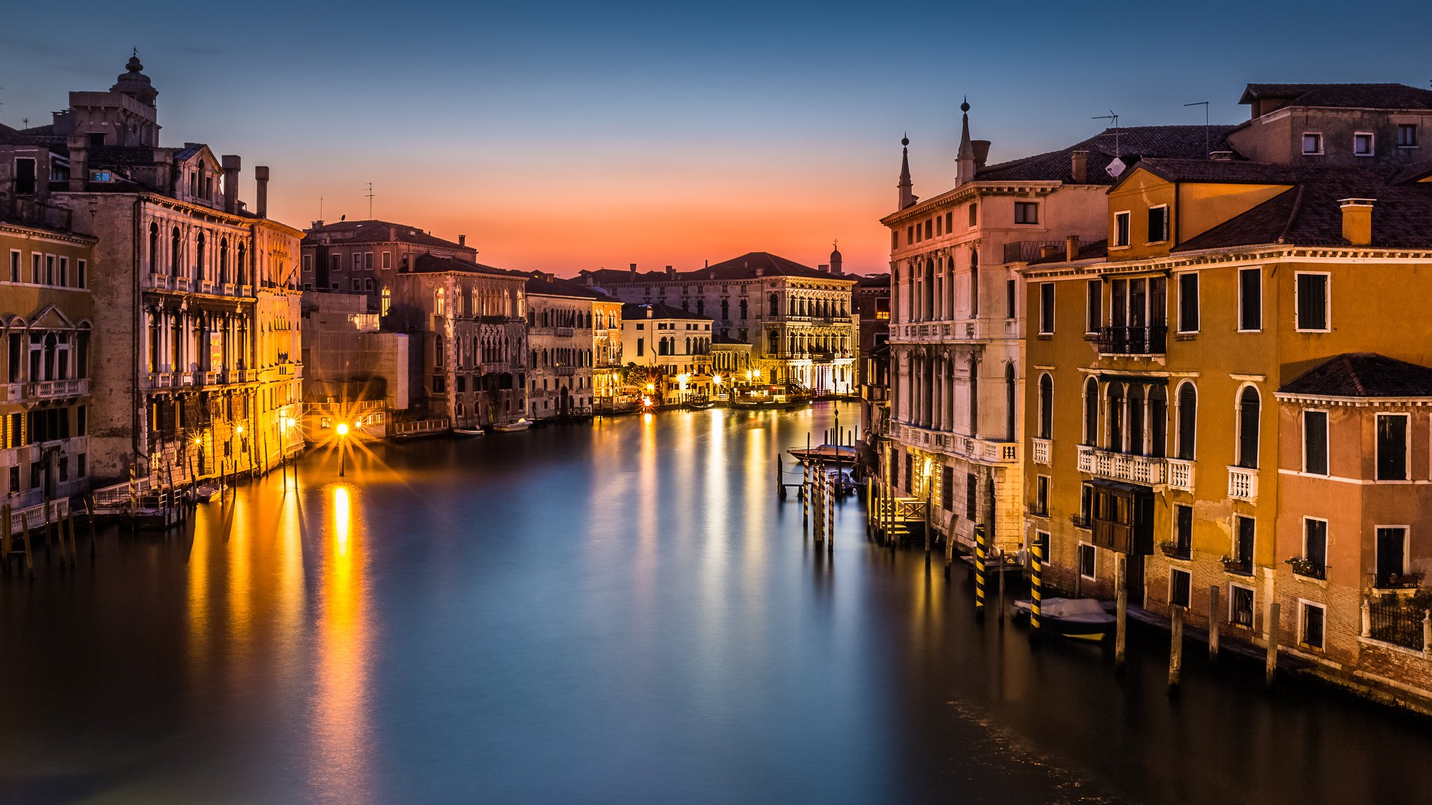 venezia venice italy canal grande grand canal town night light lamps lighting house buildings roof sea of the nacelle boat