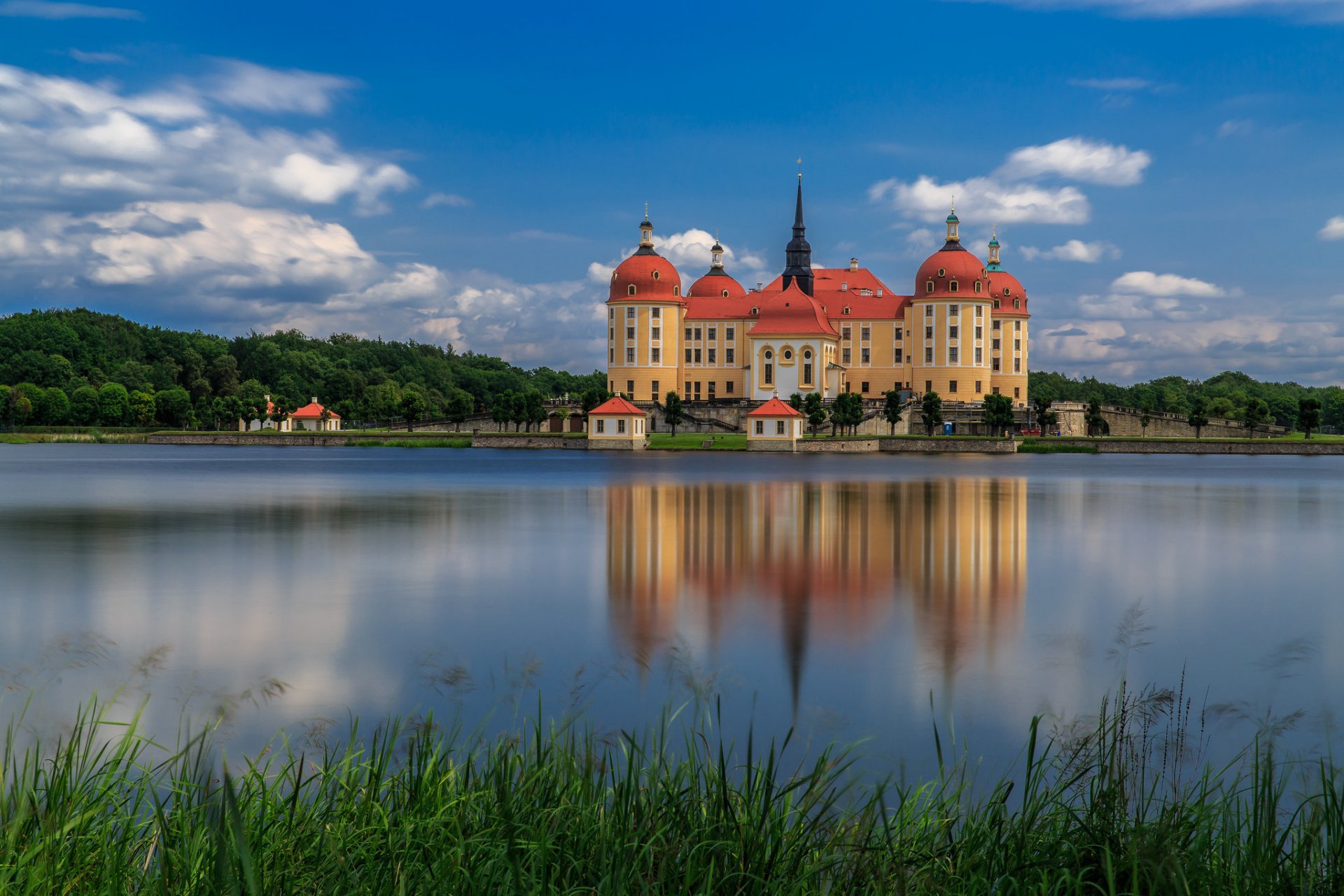 moritzburg castle germany reflection water