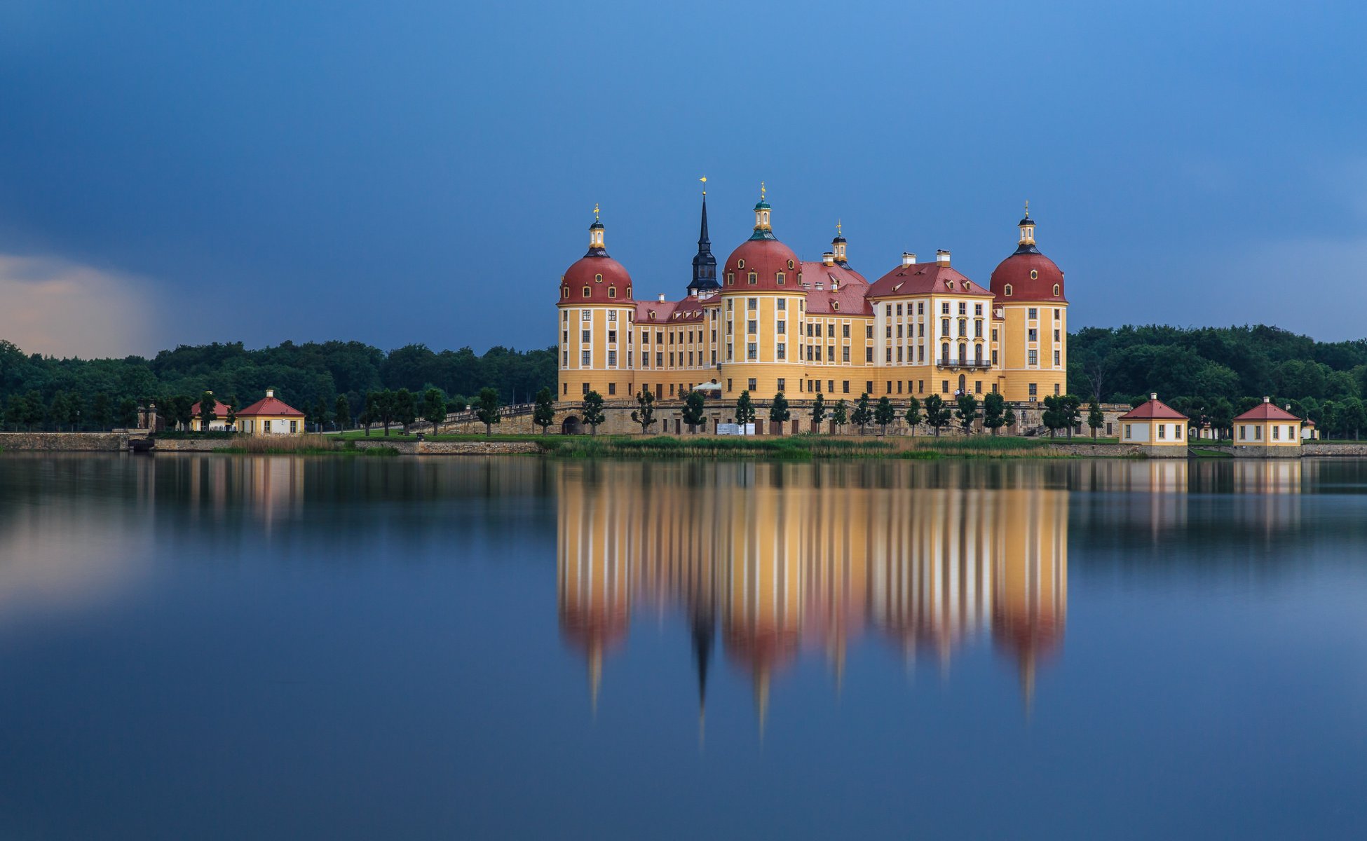 moritzburg castle germany reflection water
