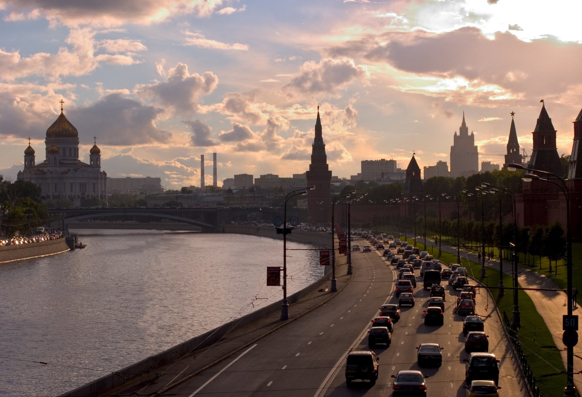 town moscow russia capital embankment river the kremlin temple night sky clouds sunset road cars buildings lamps