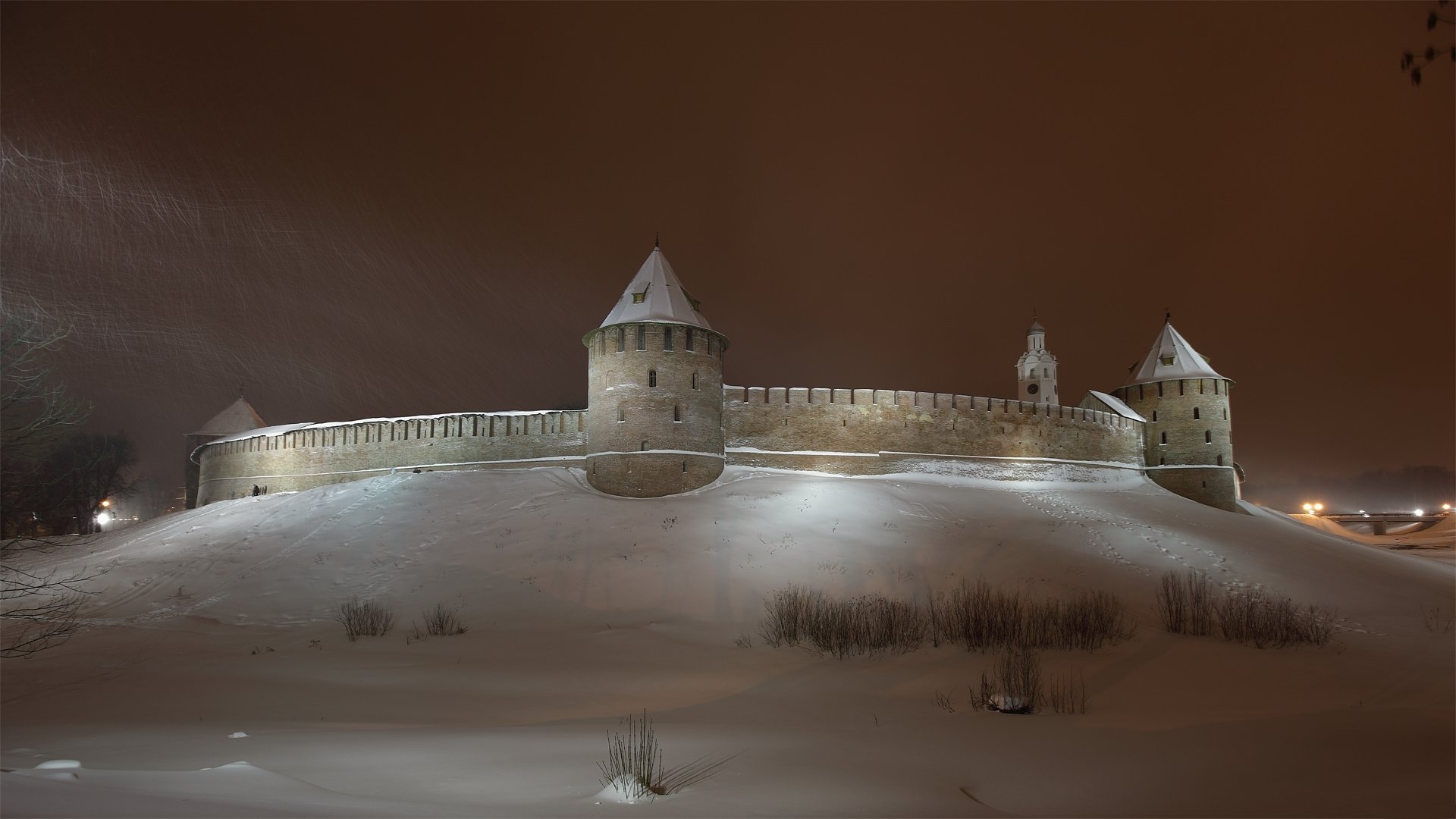 novgorod novgorod kremlin north part town tower the kremlin wall winter sky snow night