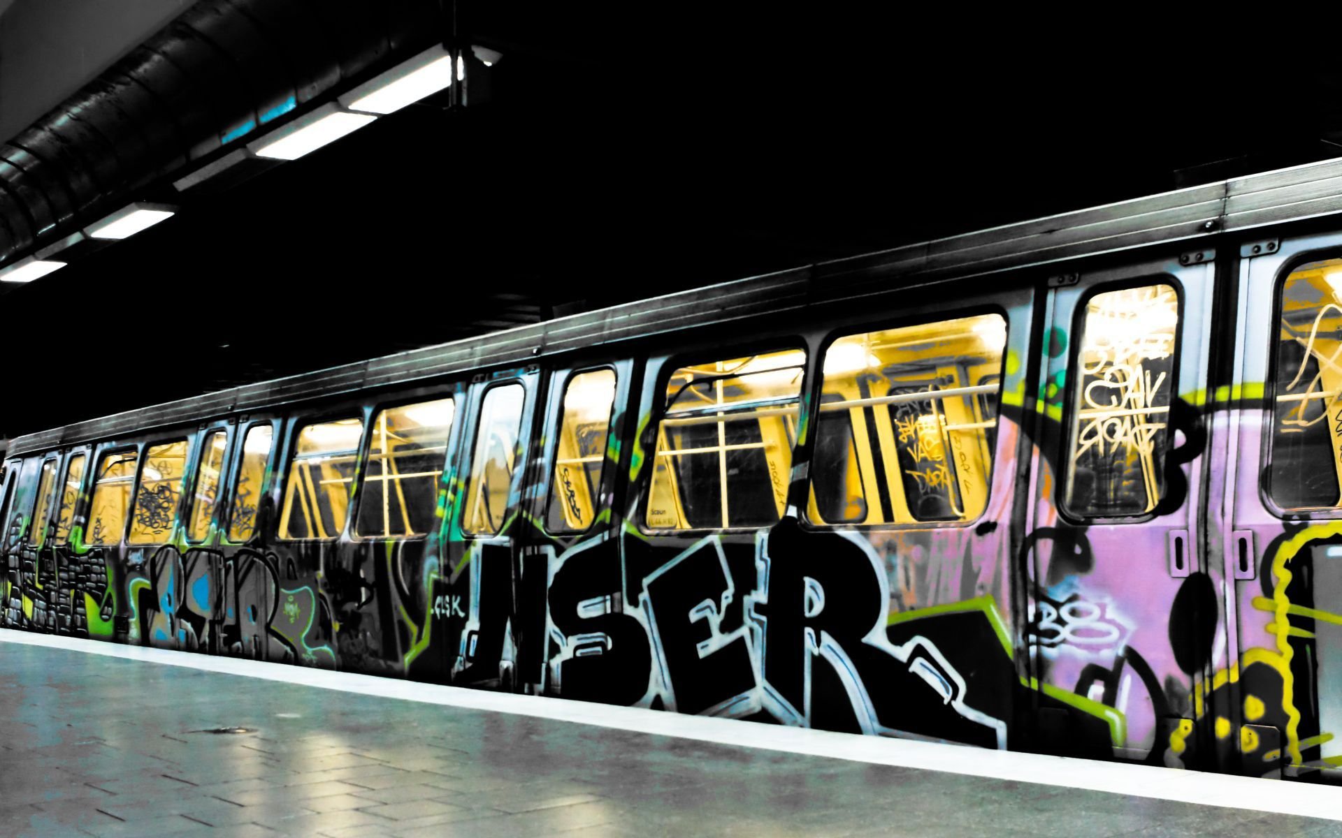 town underground train graffiti paint inscription pictures light city subway colors lettering paints 1920x1200