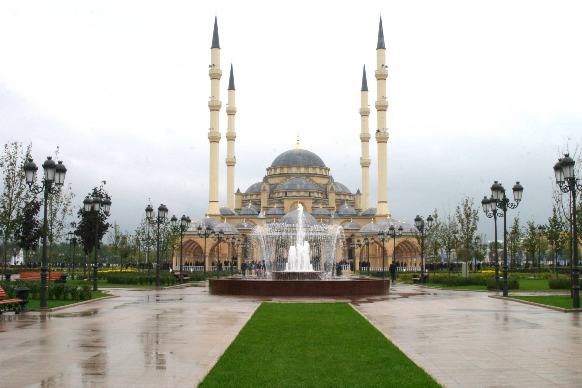 chechnya formidable mosque heart of chechnya fountain town czech republic 95region grozny