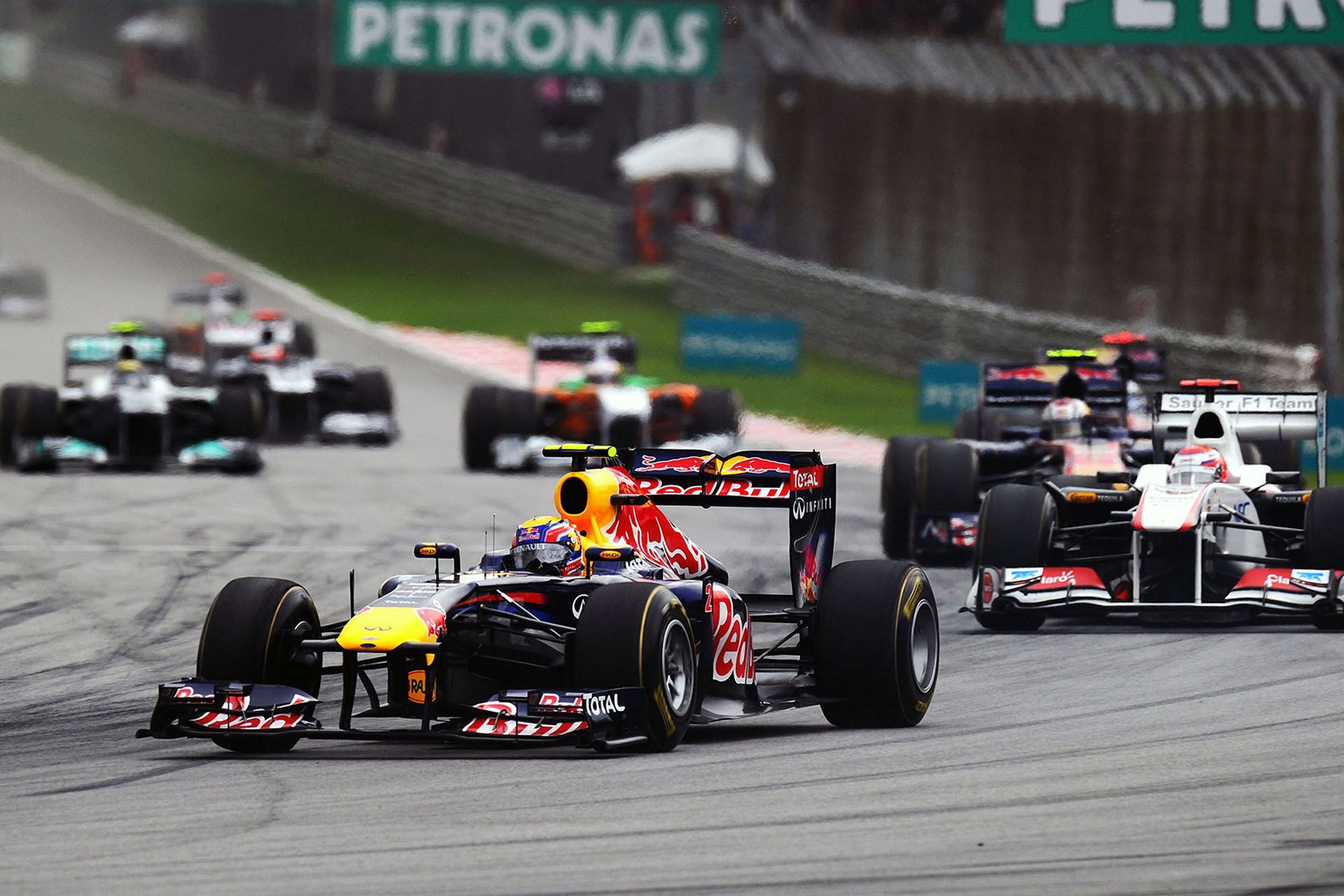 photo race track malaysian grand prix international circuit sepang sepang f1 international circuit 2011 race cars red bull rb7 mark webber red bull racing renault formula 1 f1 formula-1