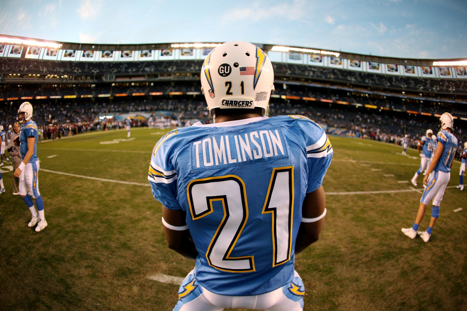 sport american football san diego chargers tomlinson football