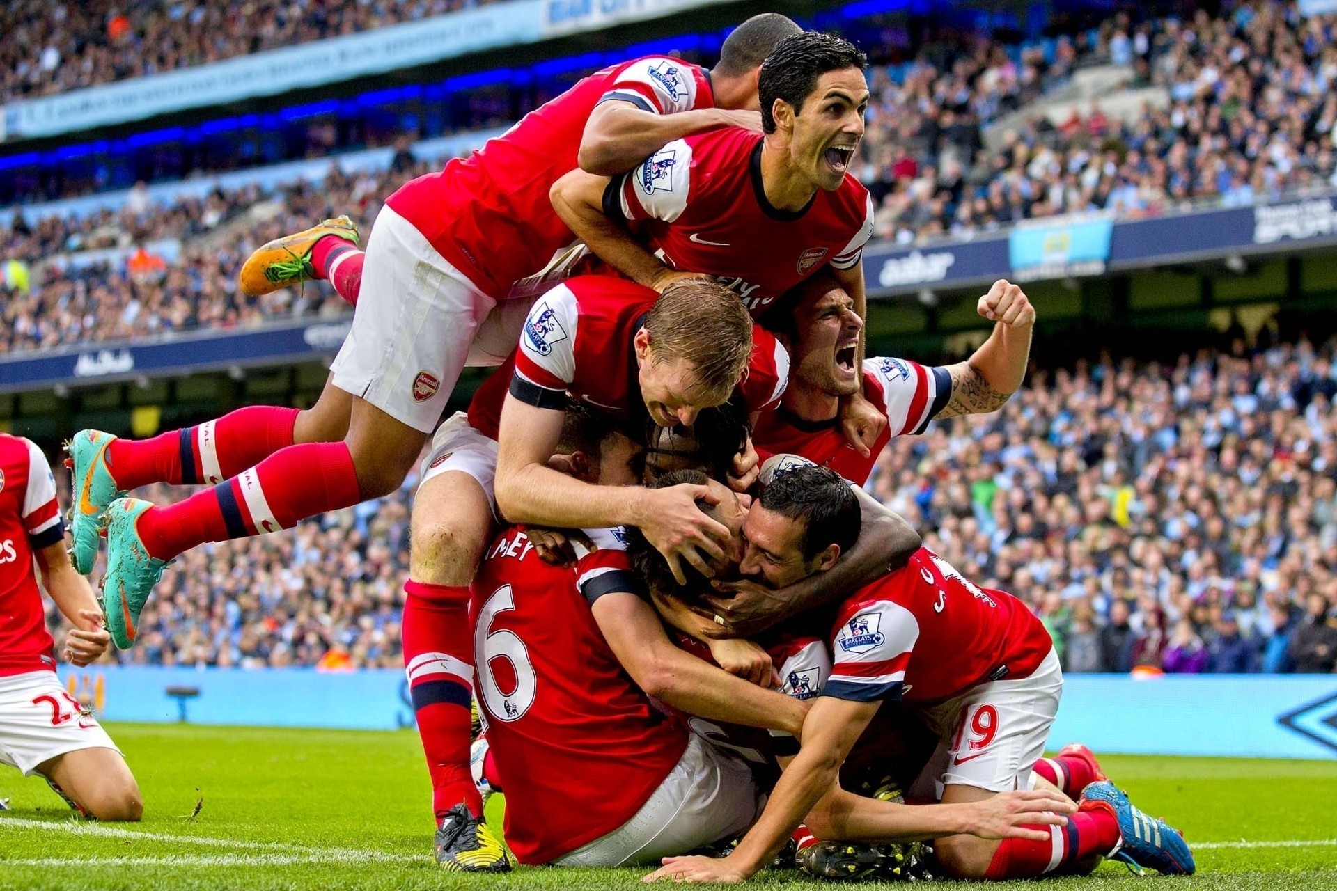 football club players arsenal gunners artillerymen background celebrate is