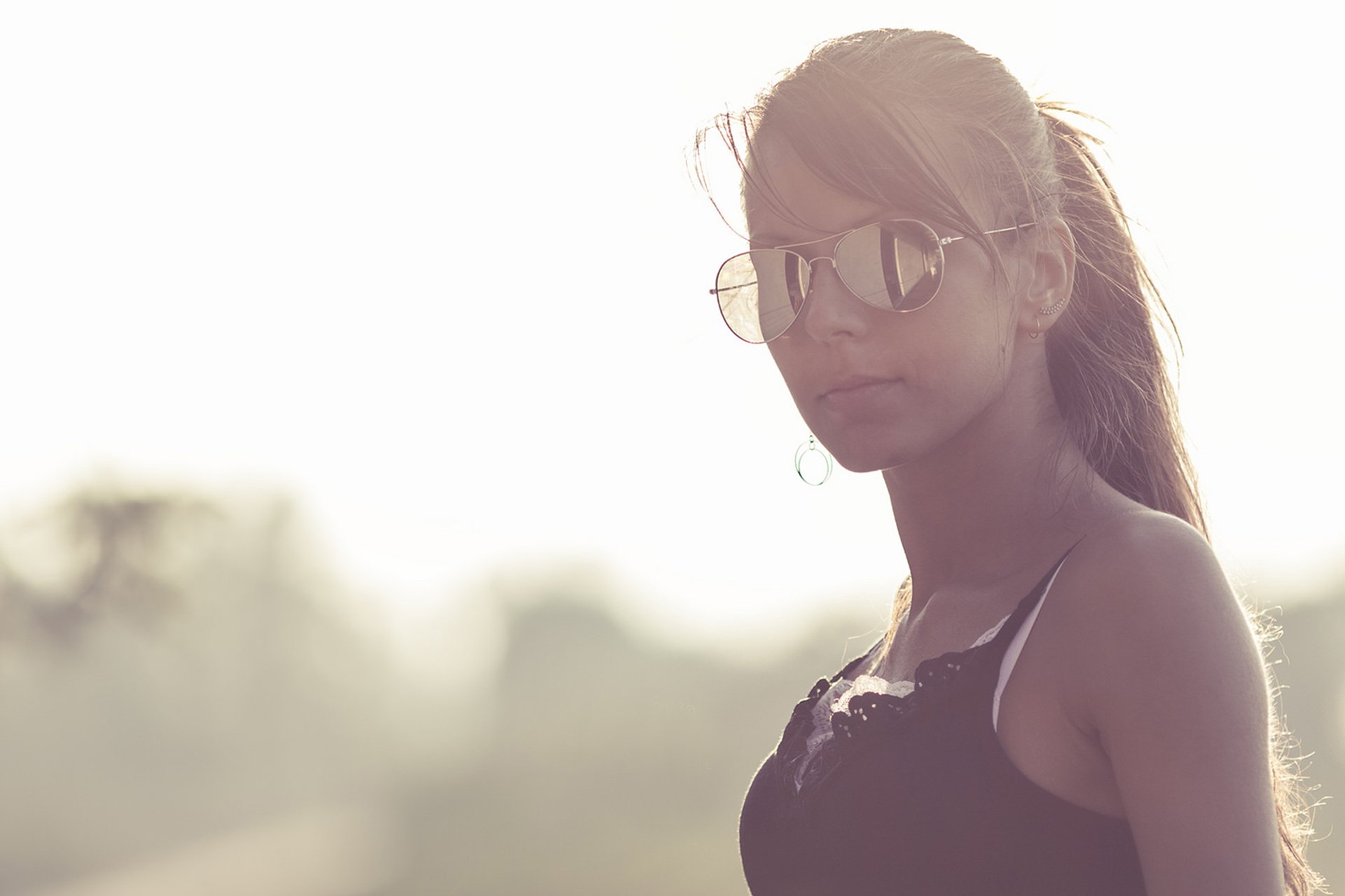 portrait sunglasses lighting bokeh background sun ☀