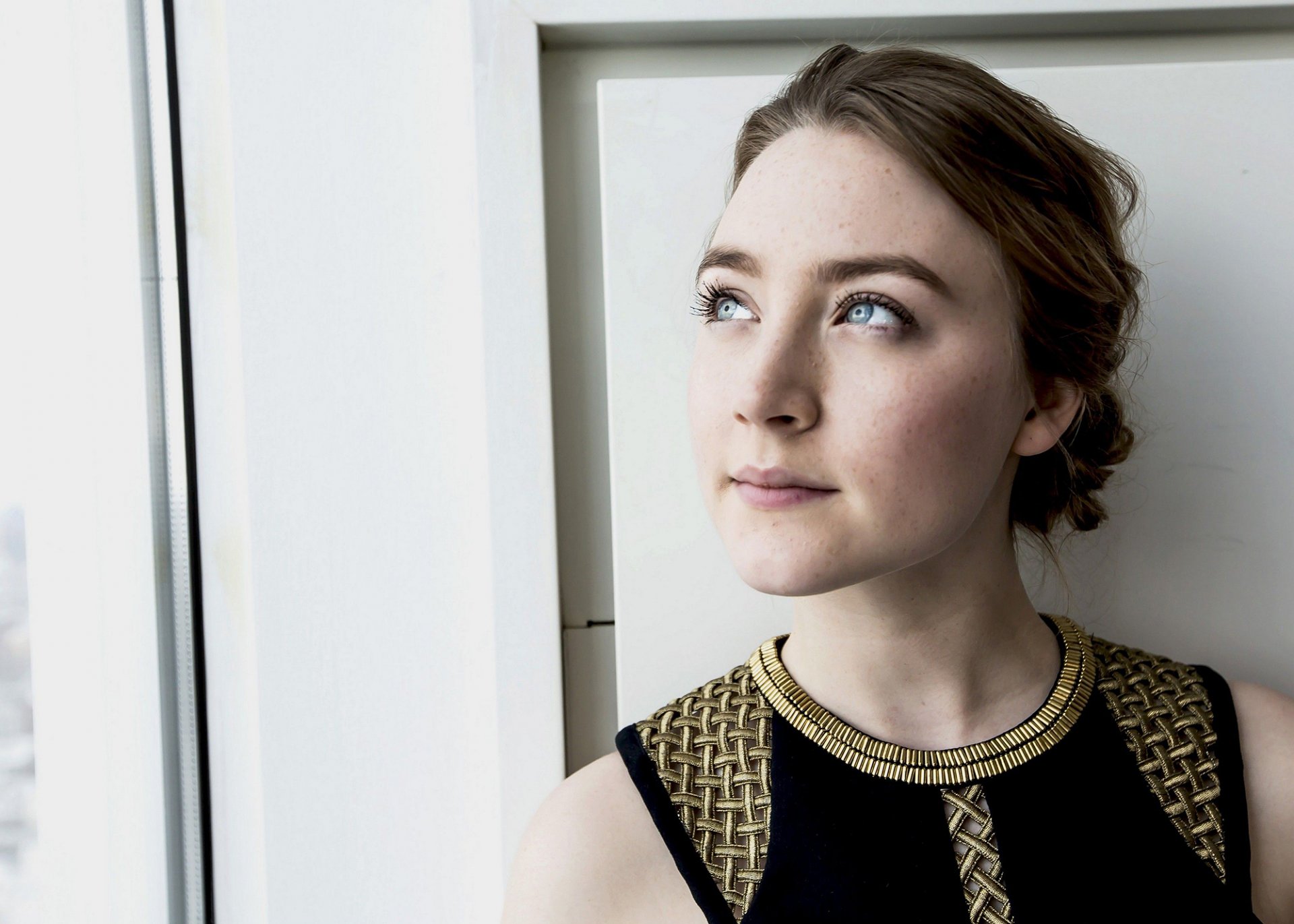 saoirse ronan portrait actress photoshoot film the grand budapest hotel grand hotel budapest