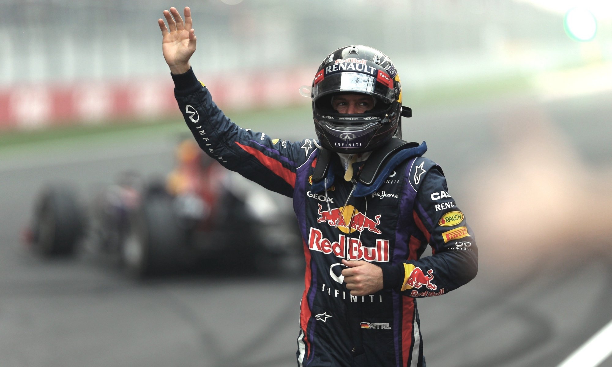 vettel f1 india champion 4- fold victory car renault m8 red bull formula 1