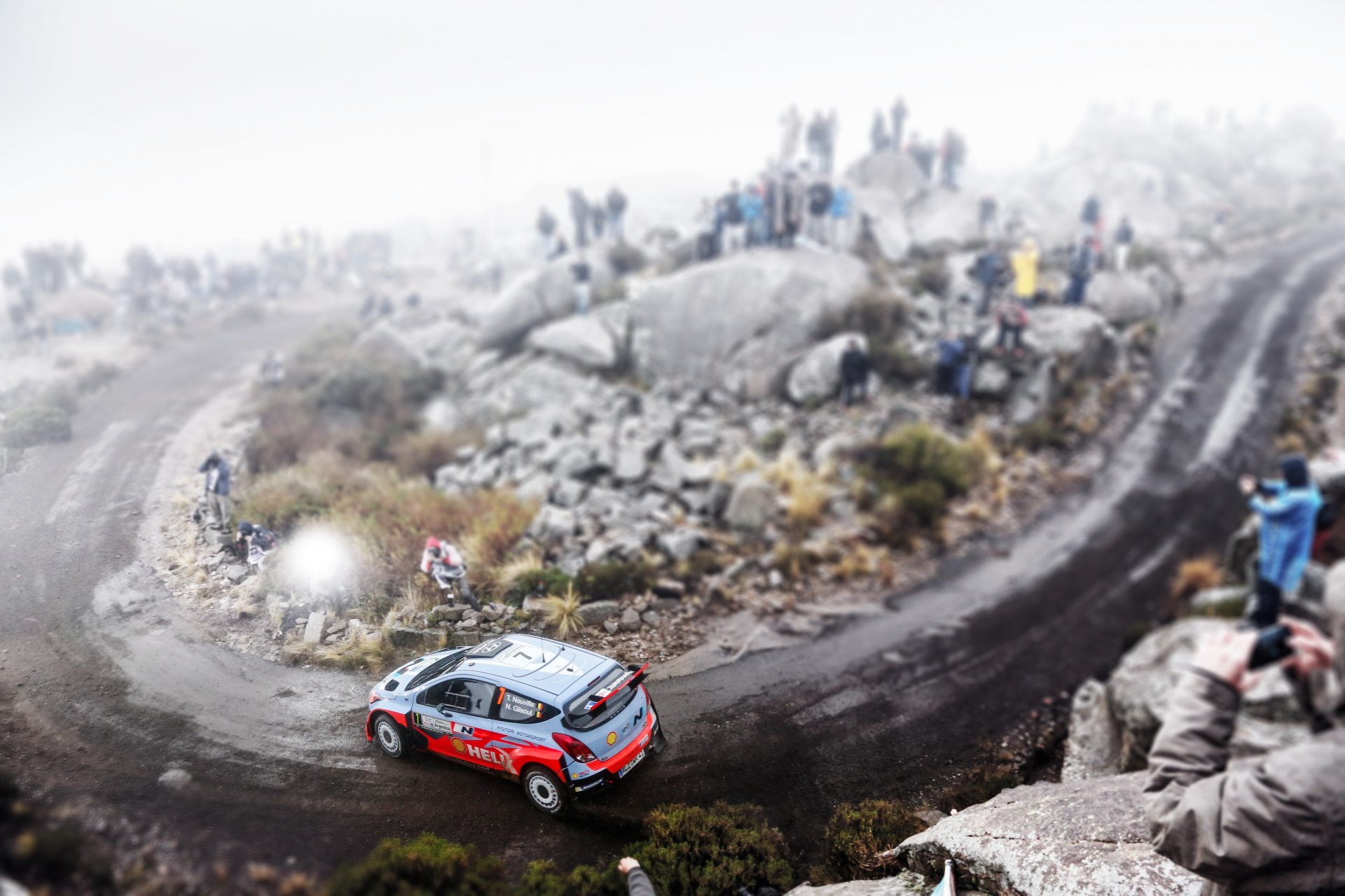 hyundau i20 wrc rally machine sports drift fog rock people speed car