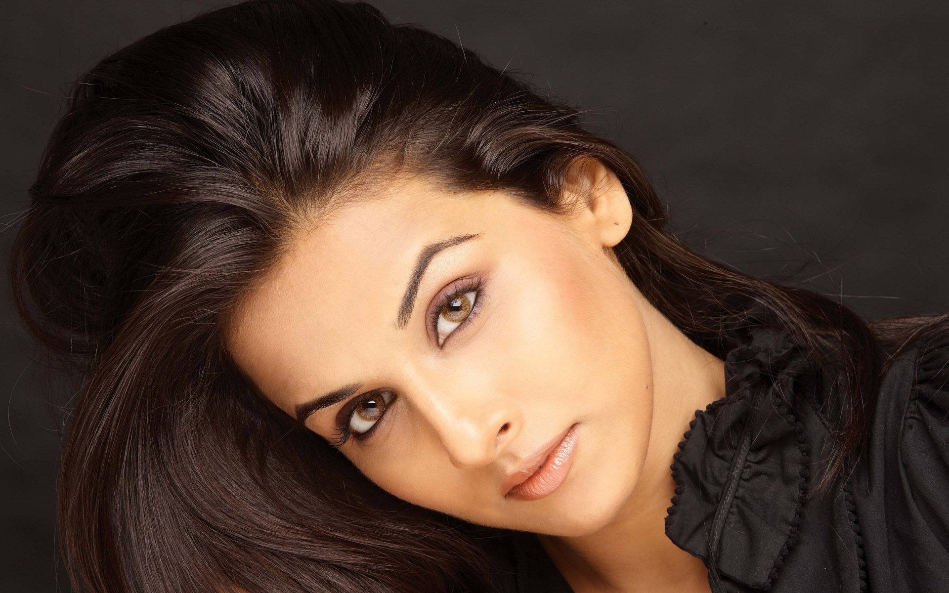 vidya balan bollywood celebrity actress model girl beautiful indian brunette pretty cute beauty face eyes india