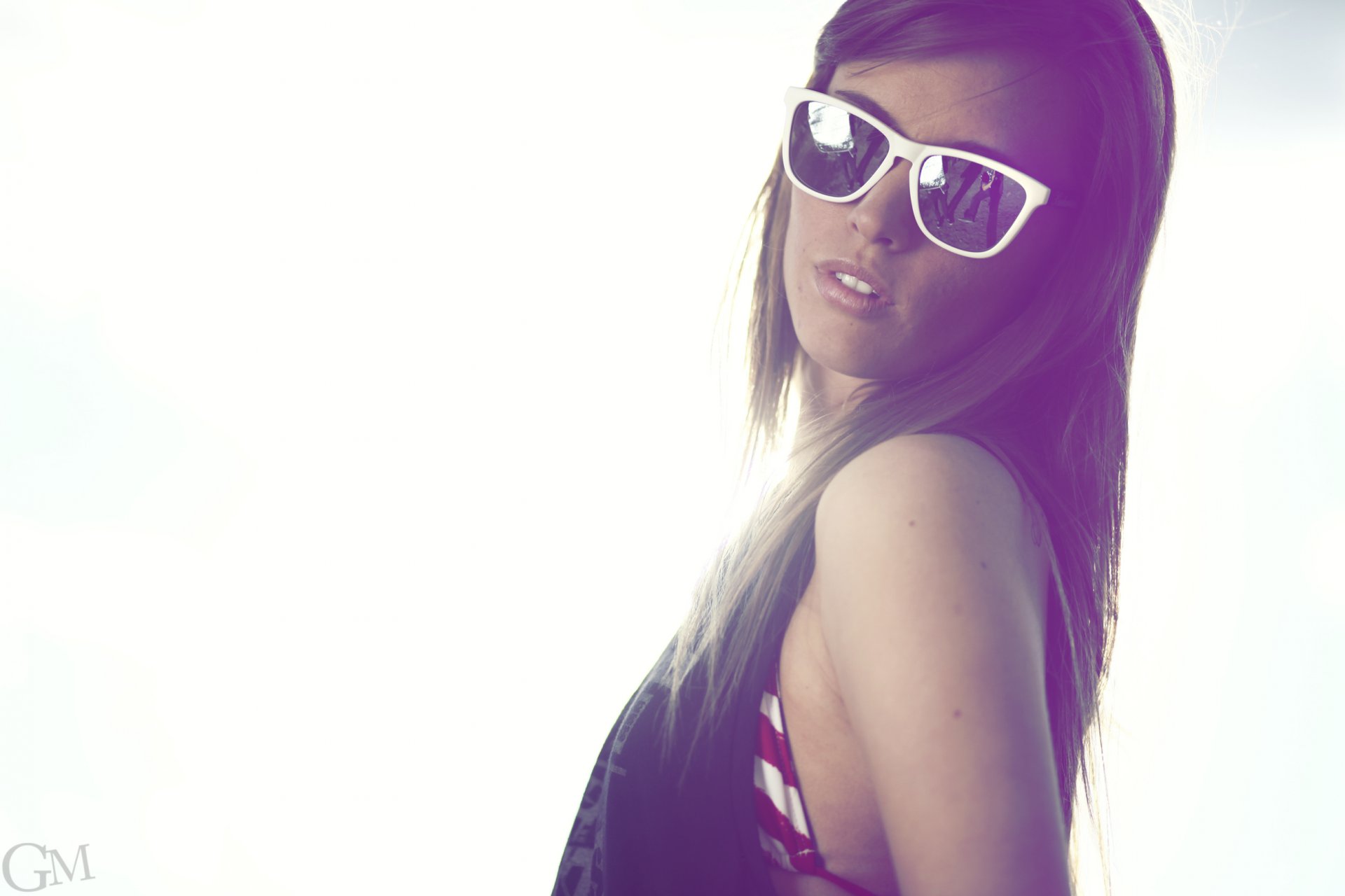 teravena sugimoto model babe view tattoos sunglasses